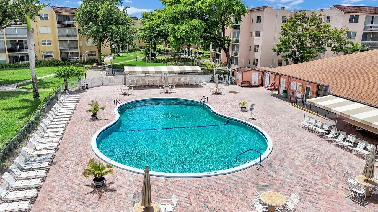 2811 Somerset Dr, #307