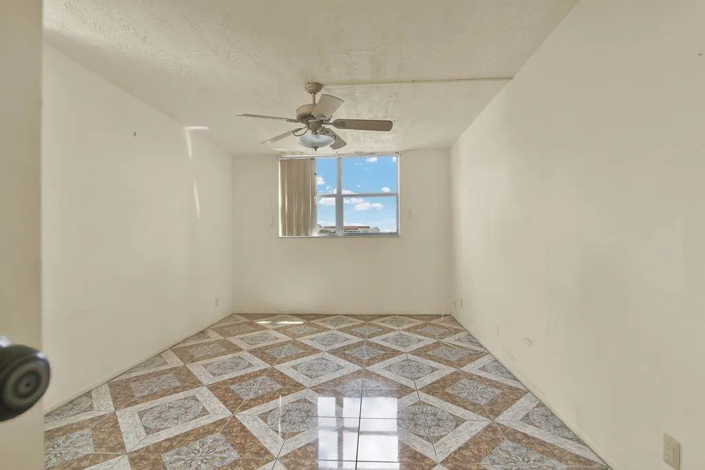 2811 Somerset Dr, #307