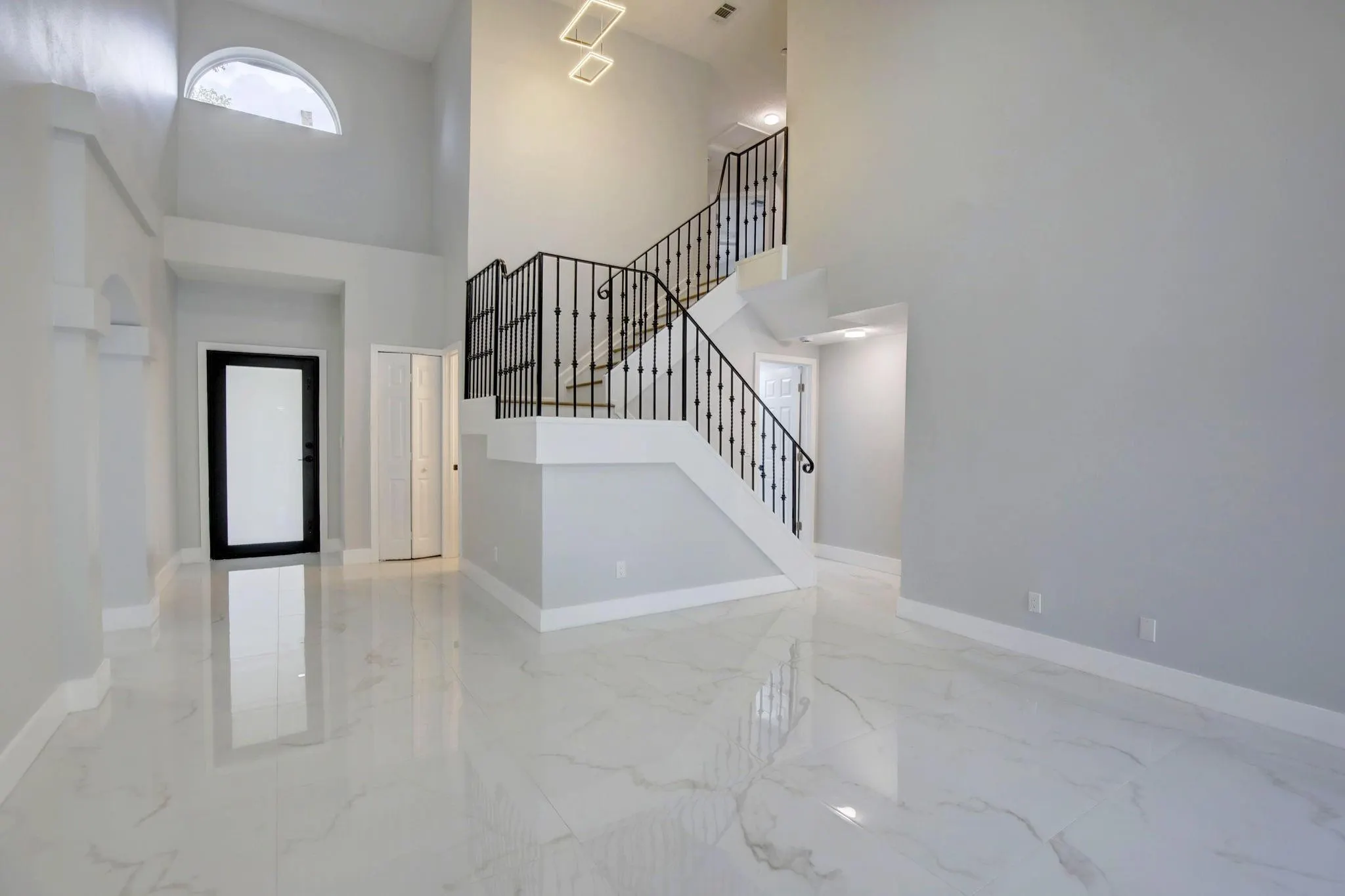 387 SW 163rd Ave