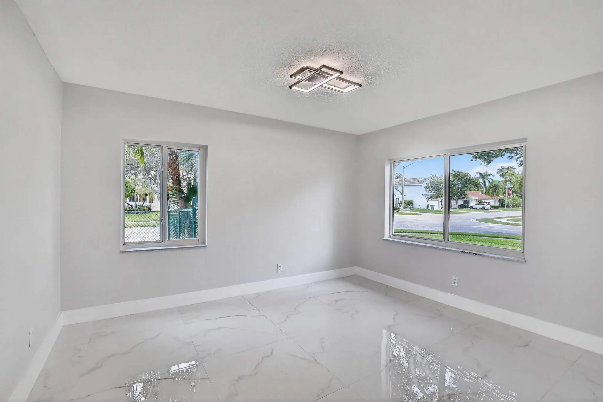 387 SW 163rd Ave