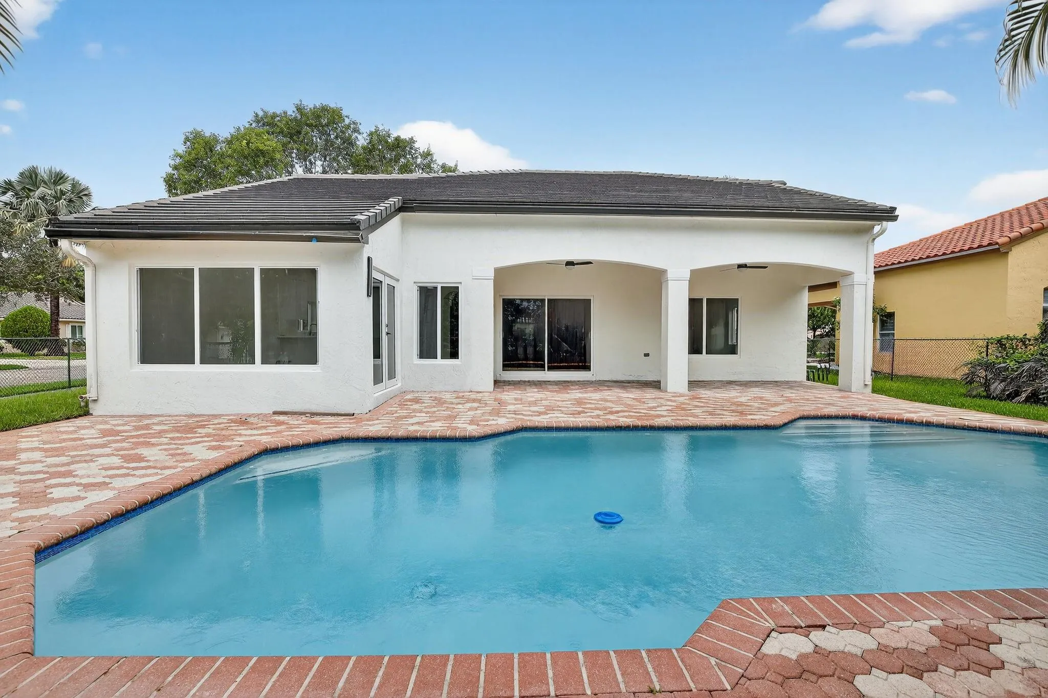 387 SW 163rd Ave