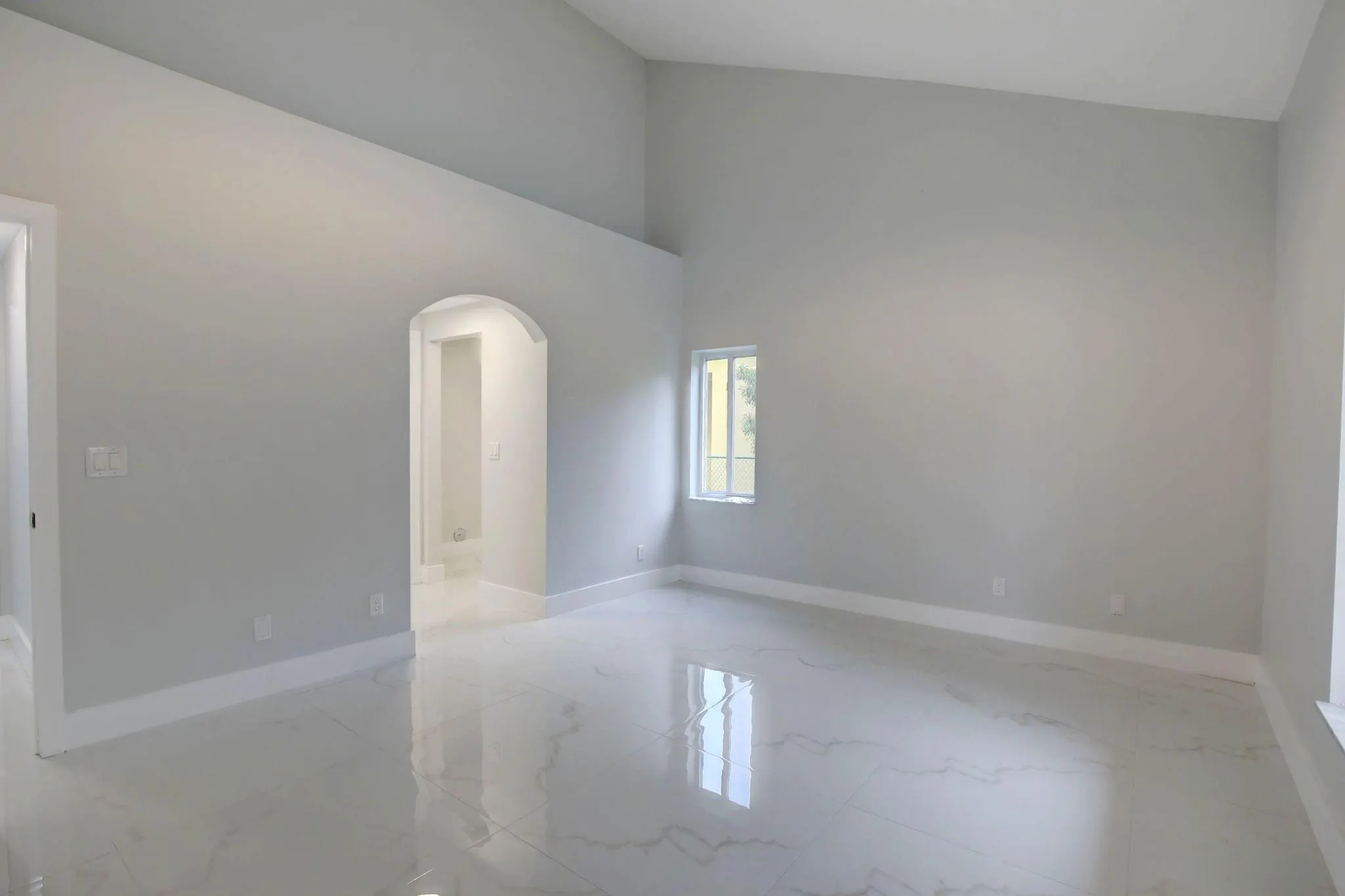 387 SW 163rd Ave