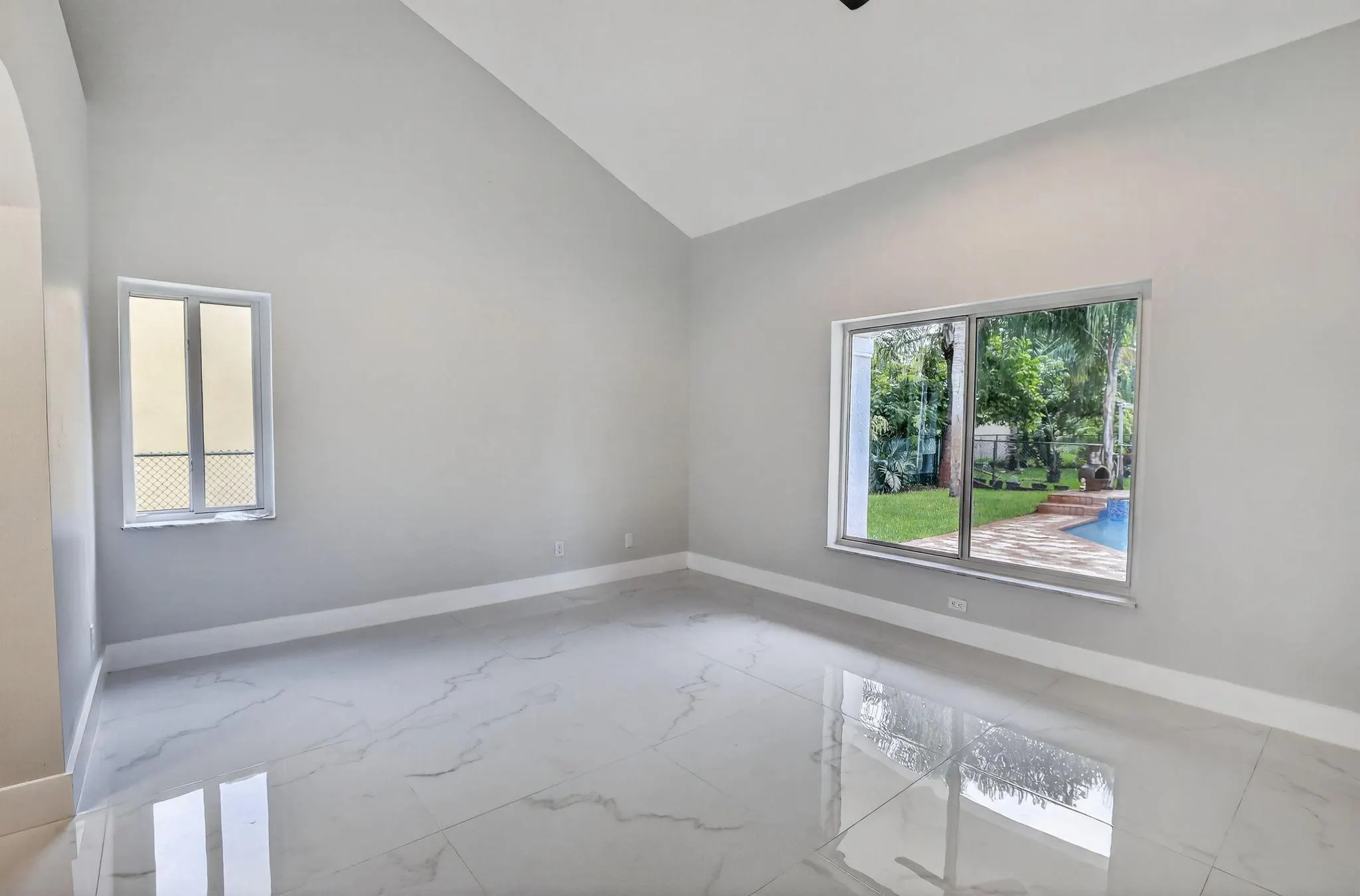 387 SW 163rd Ave