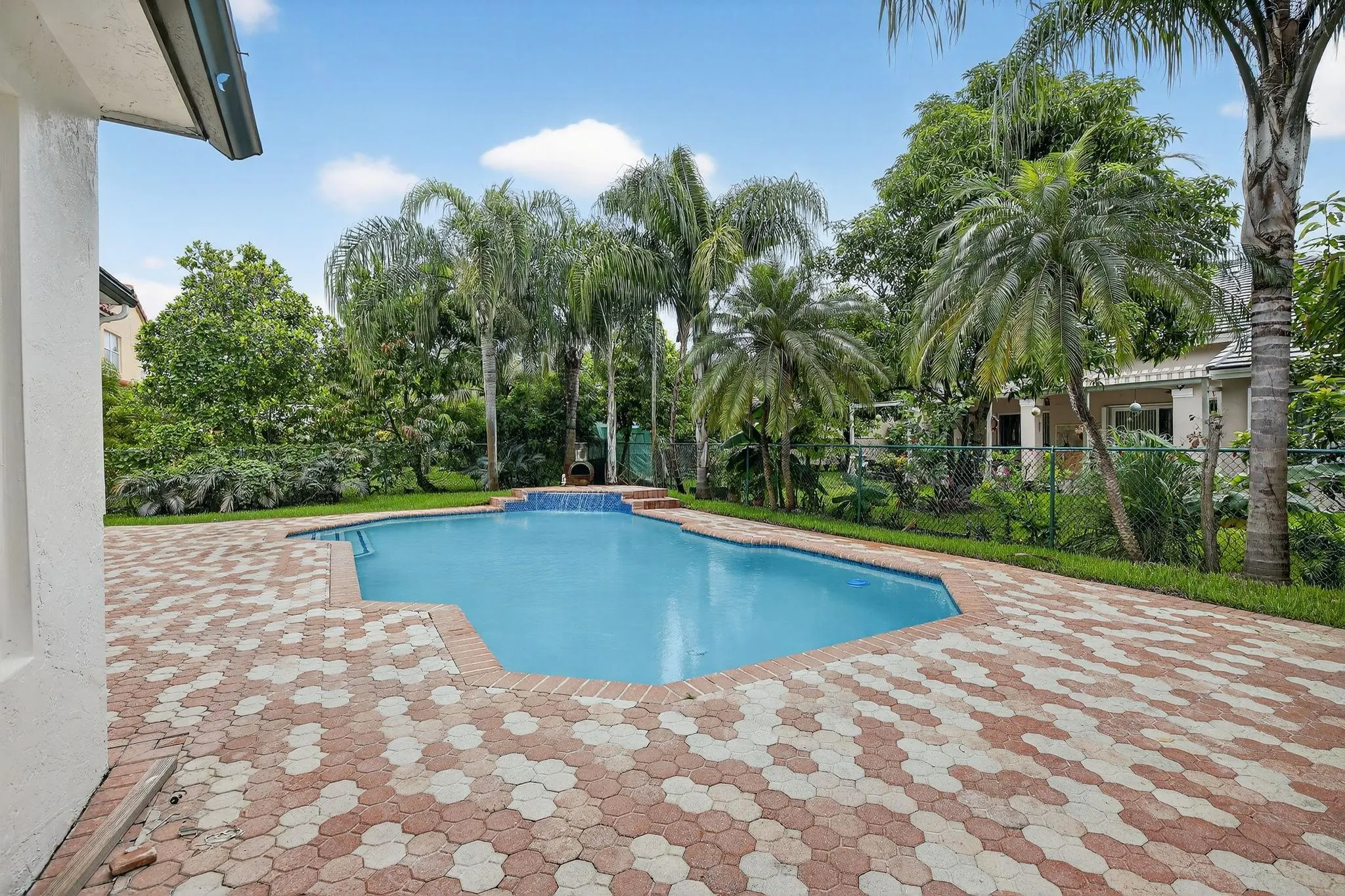 387 SW 163rd Ave