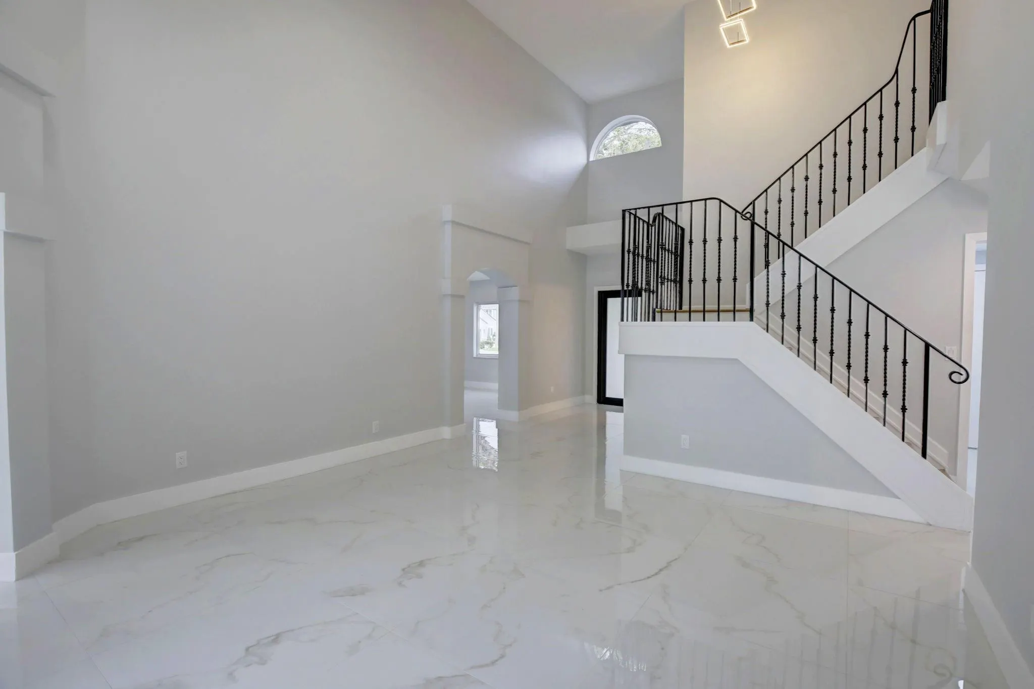387 SW 163rd Ave