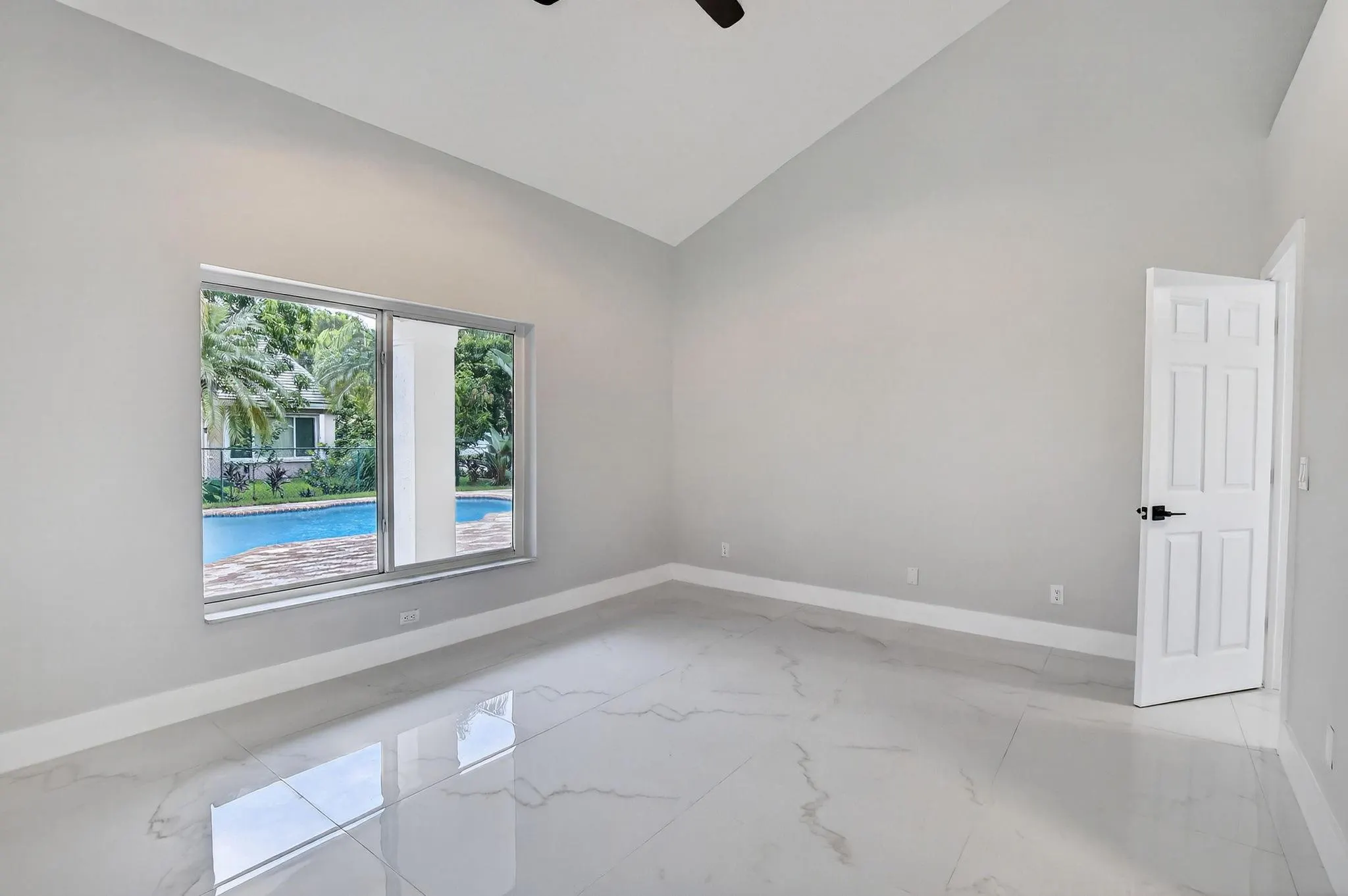 387 SW 163rd Ave