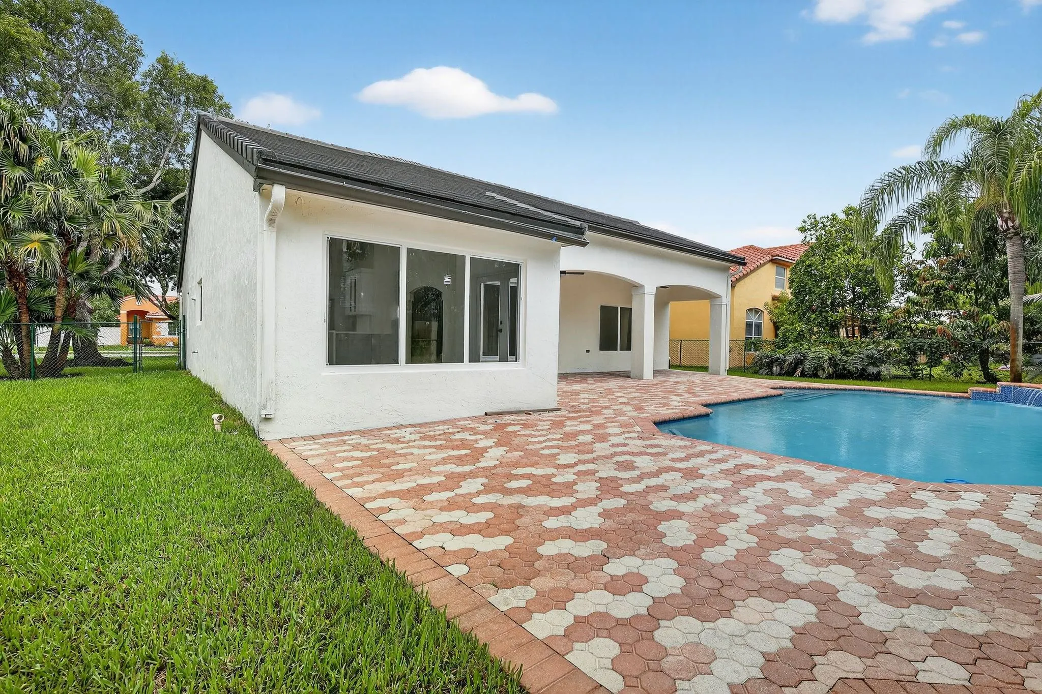 387 SW 163rd Ave