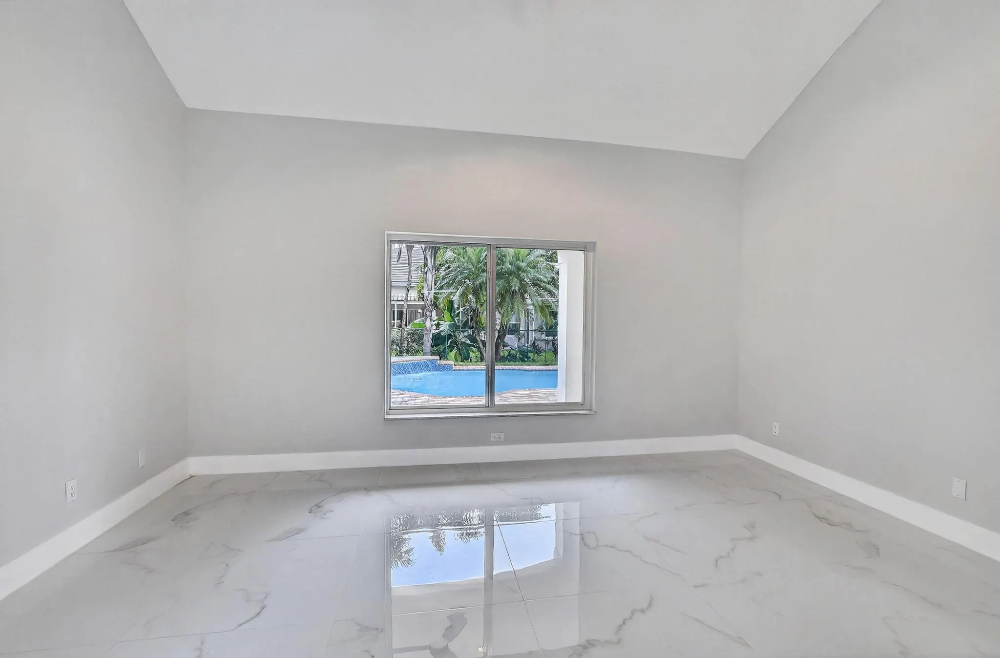 387 SW 163rd Ave