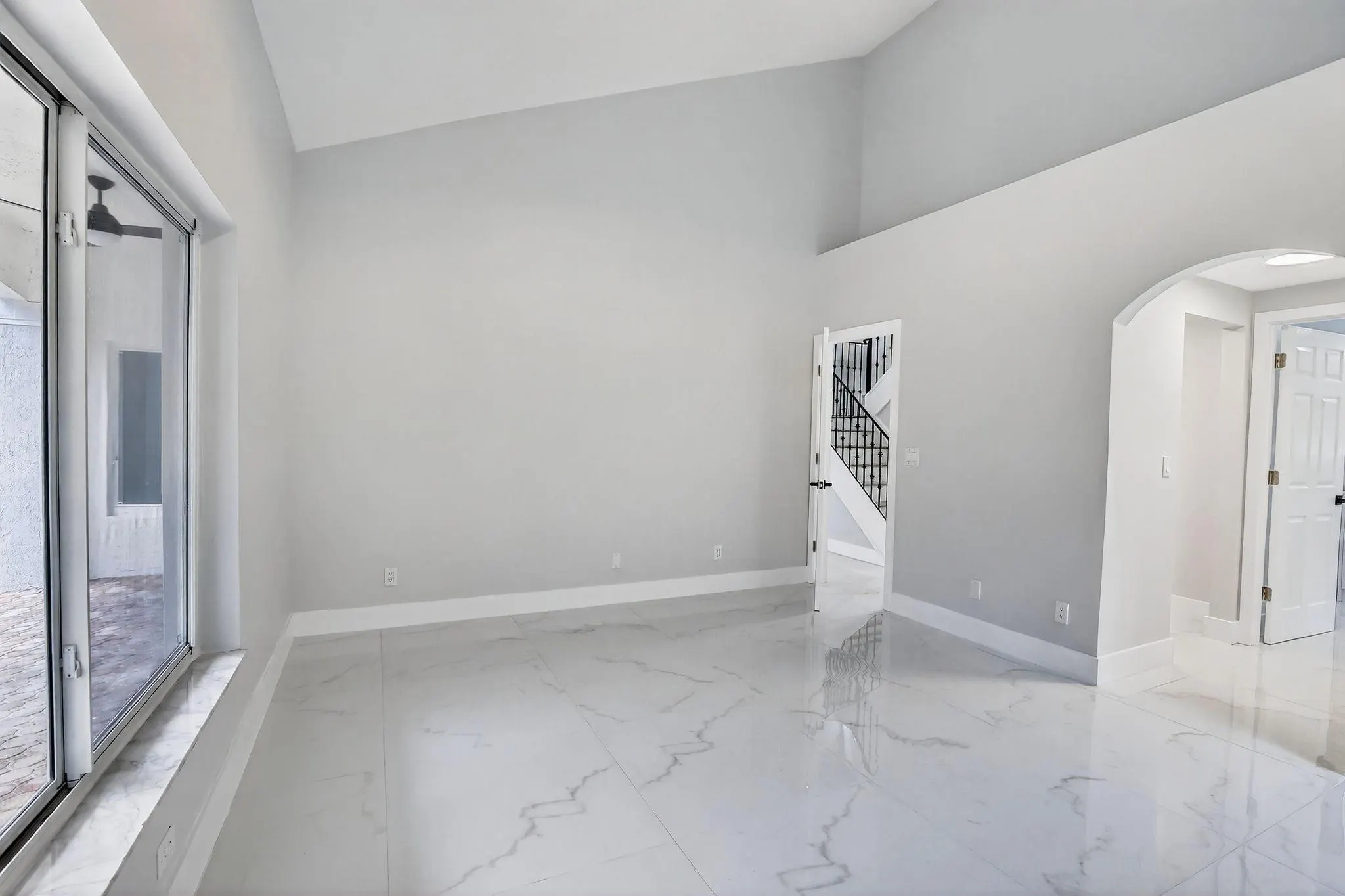387 SW 163rd Ave