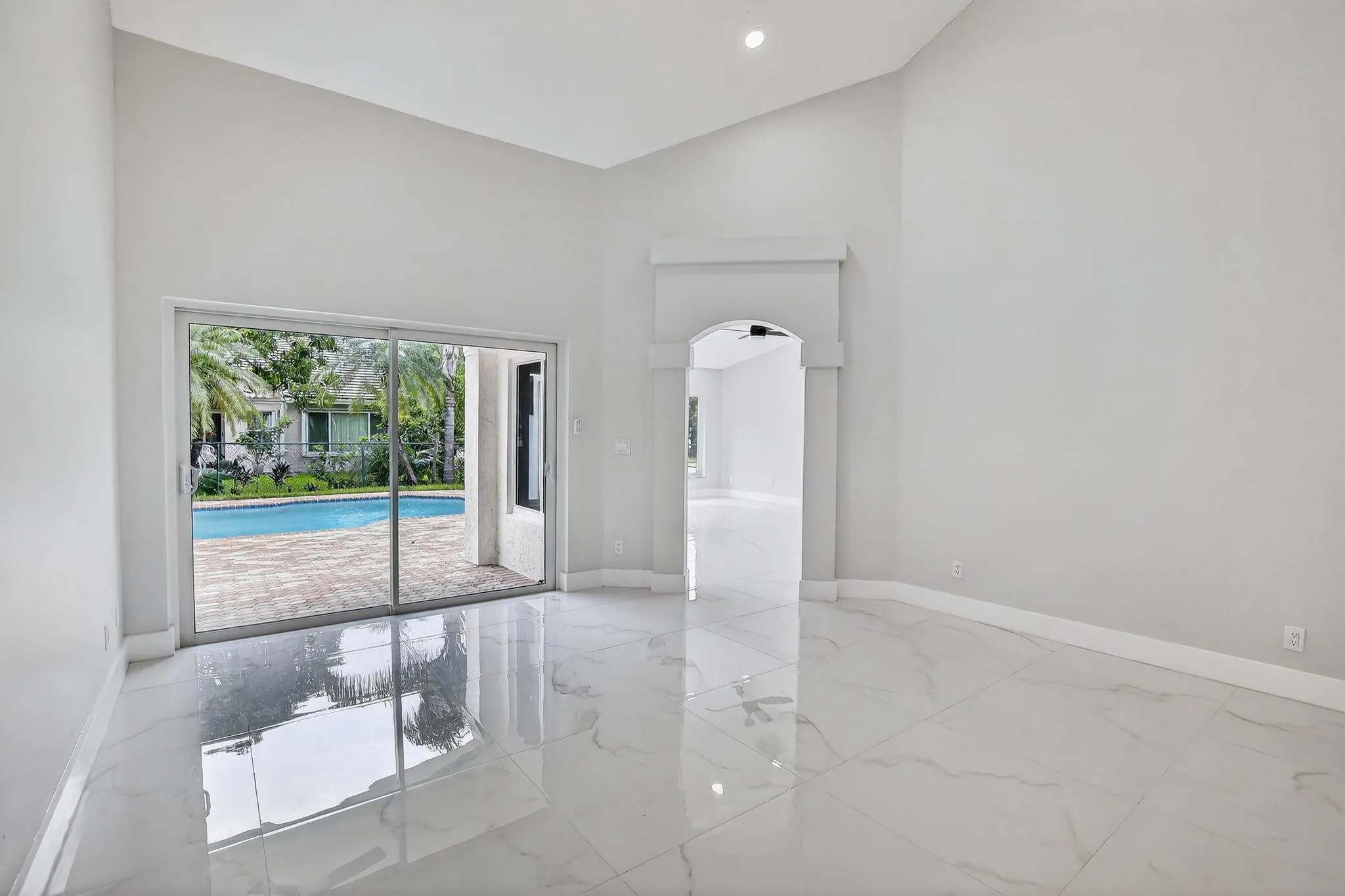 387 SW 163rd Ave