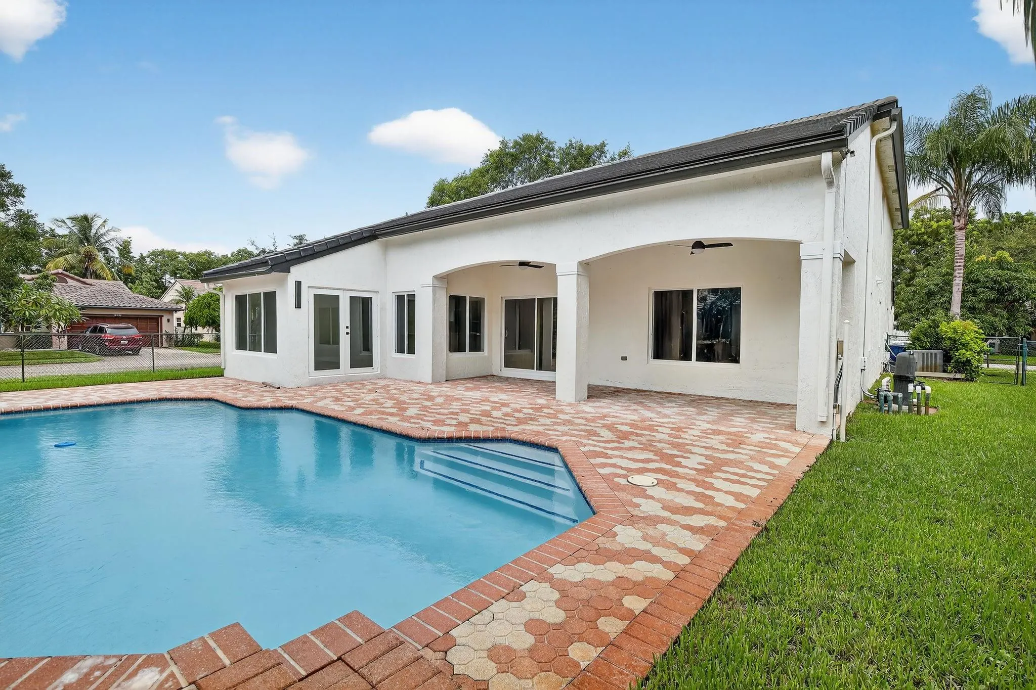 387 SW 163rd Ave