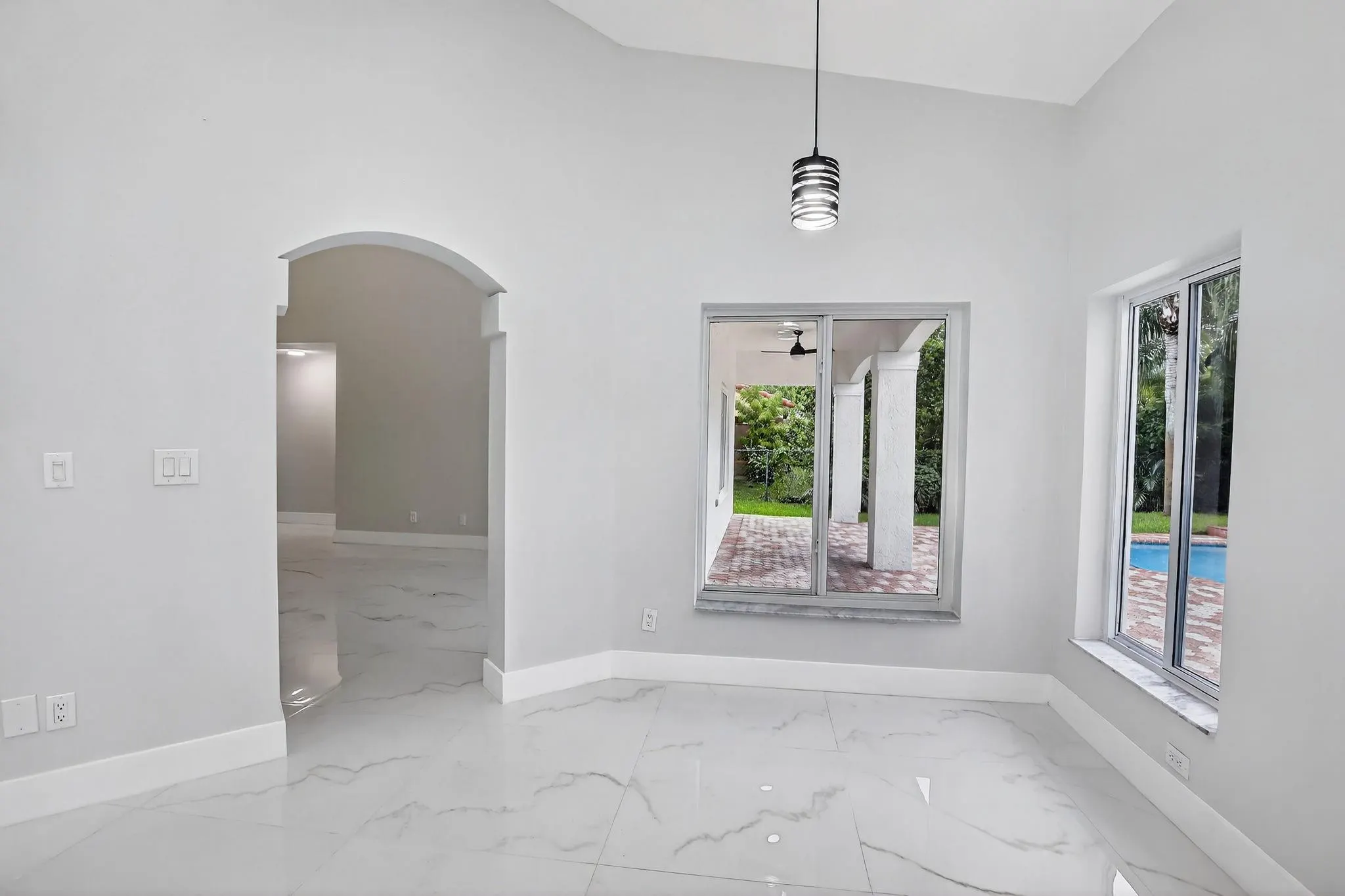 387 SW 163rd Ave