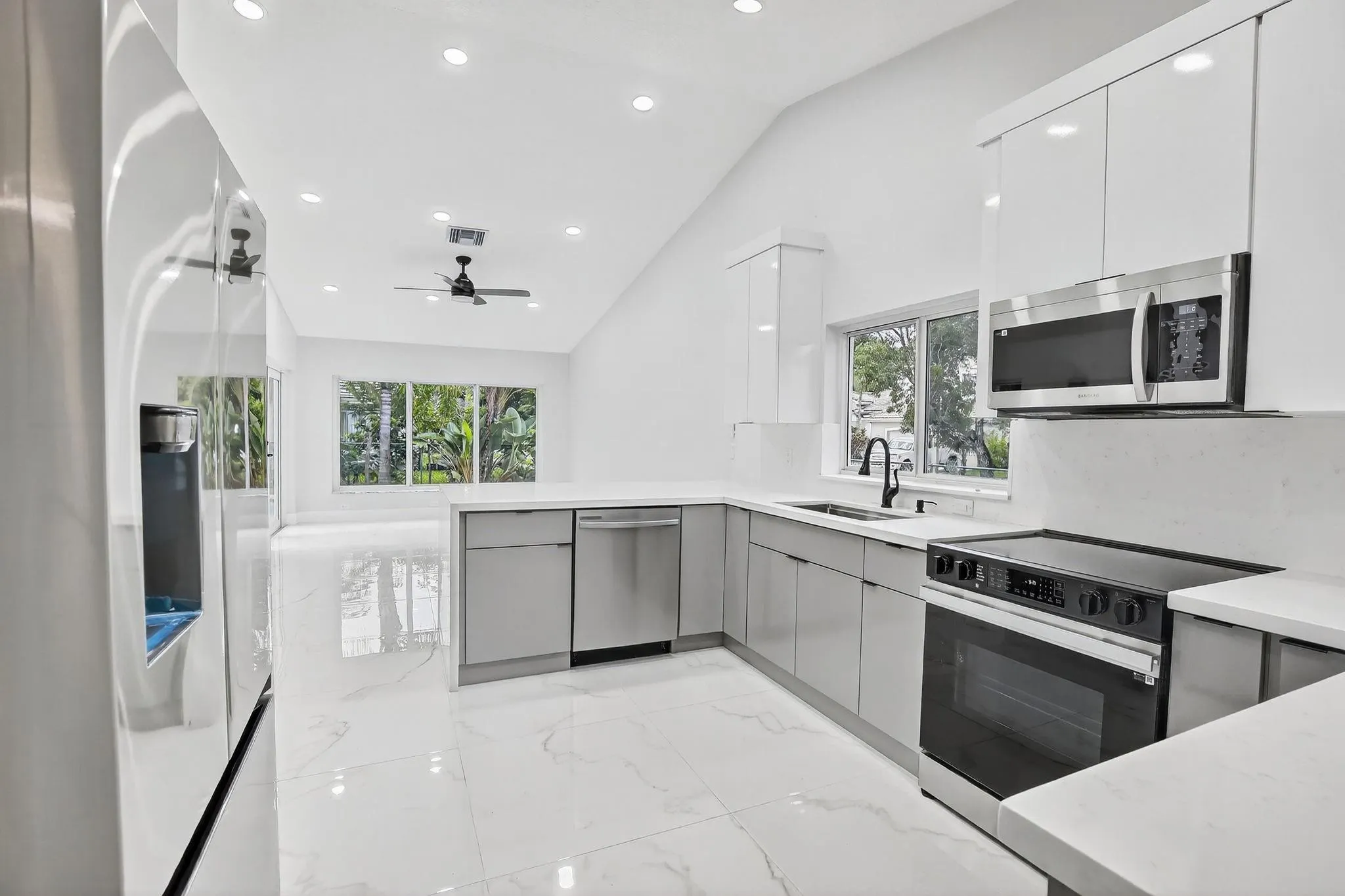 387 SW 163rd Ave