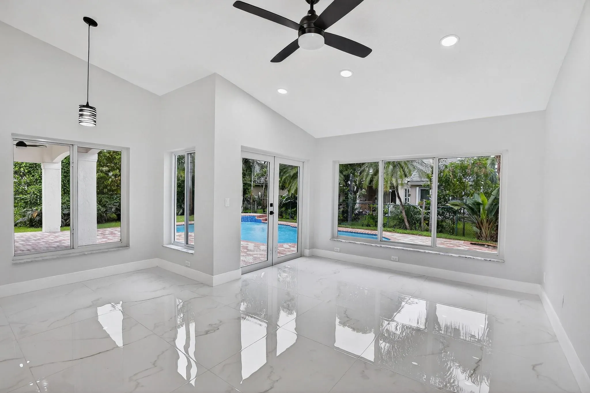 387 SW 163rd Ave
