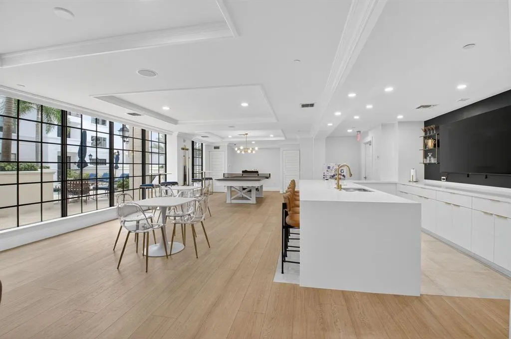 233 S Federal Highway, #515