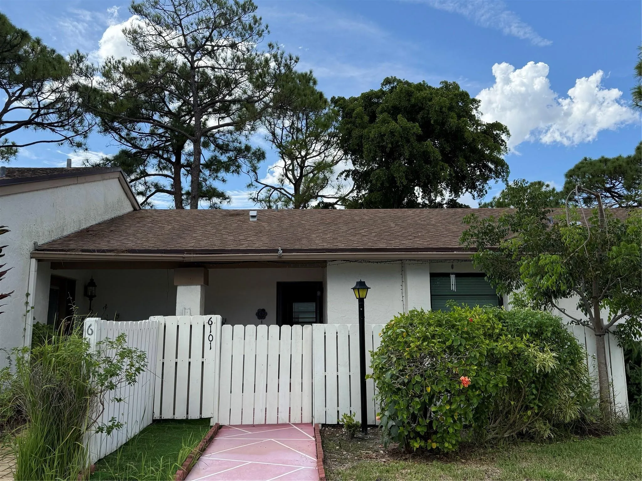 6101 Woodlake Blvd