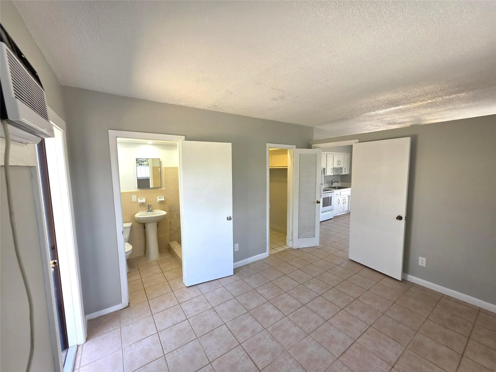 3041 NE 20th Ter, #4