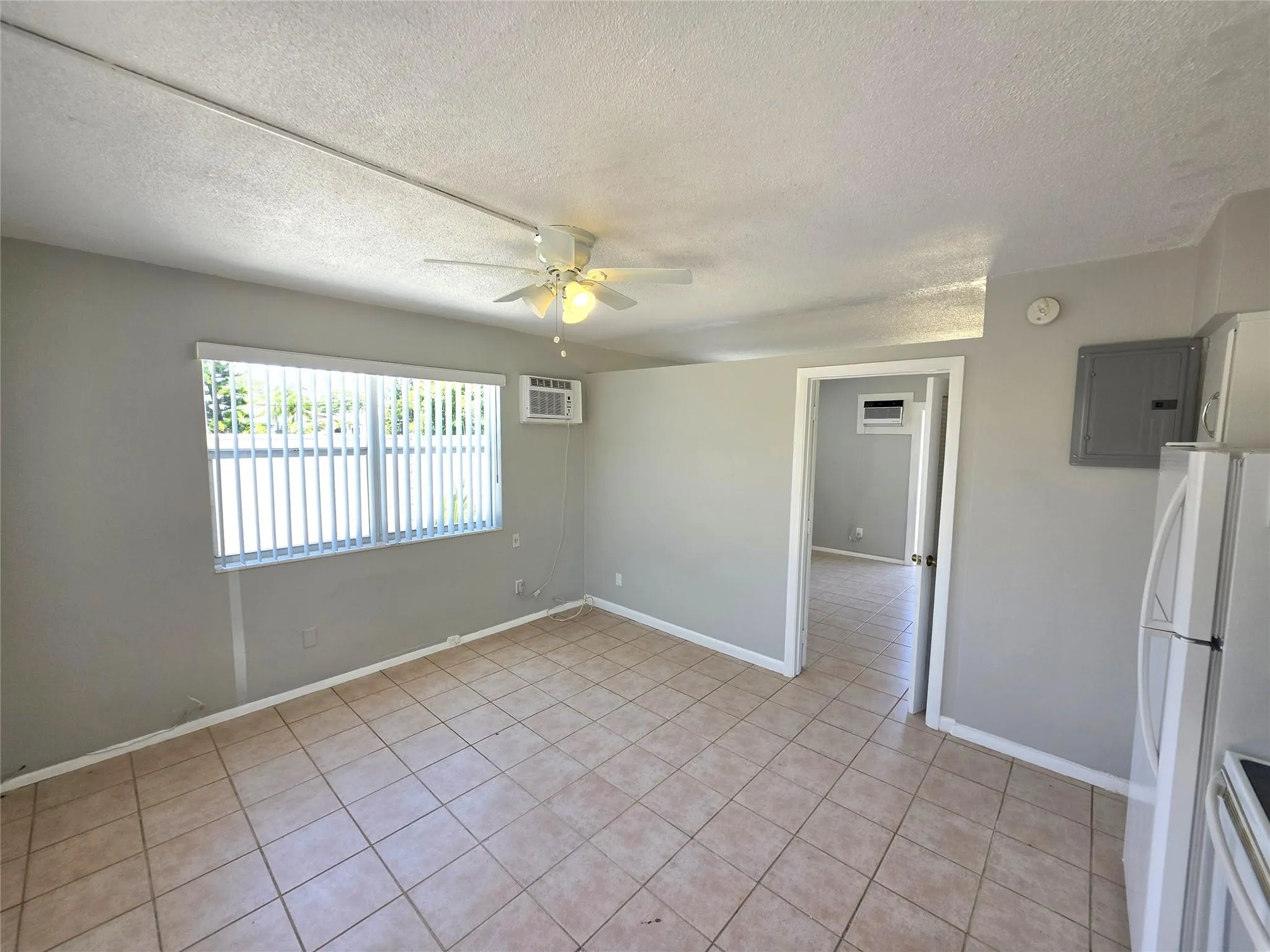 3041 NE 20th Ter, #4