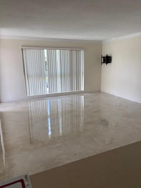 2753 NE 28 Street, #9E