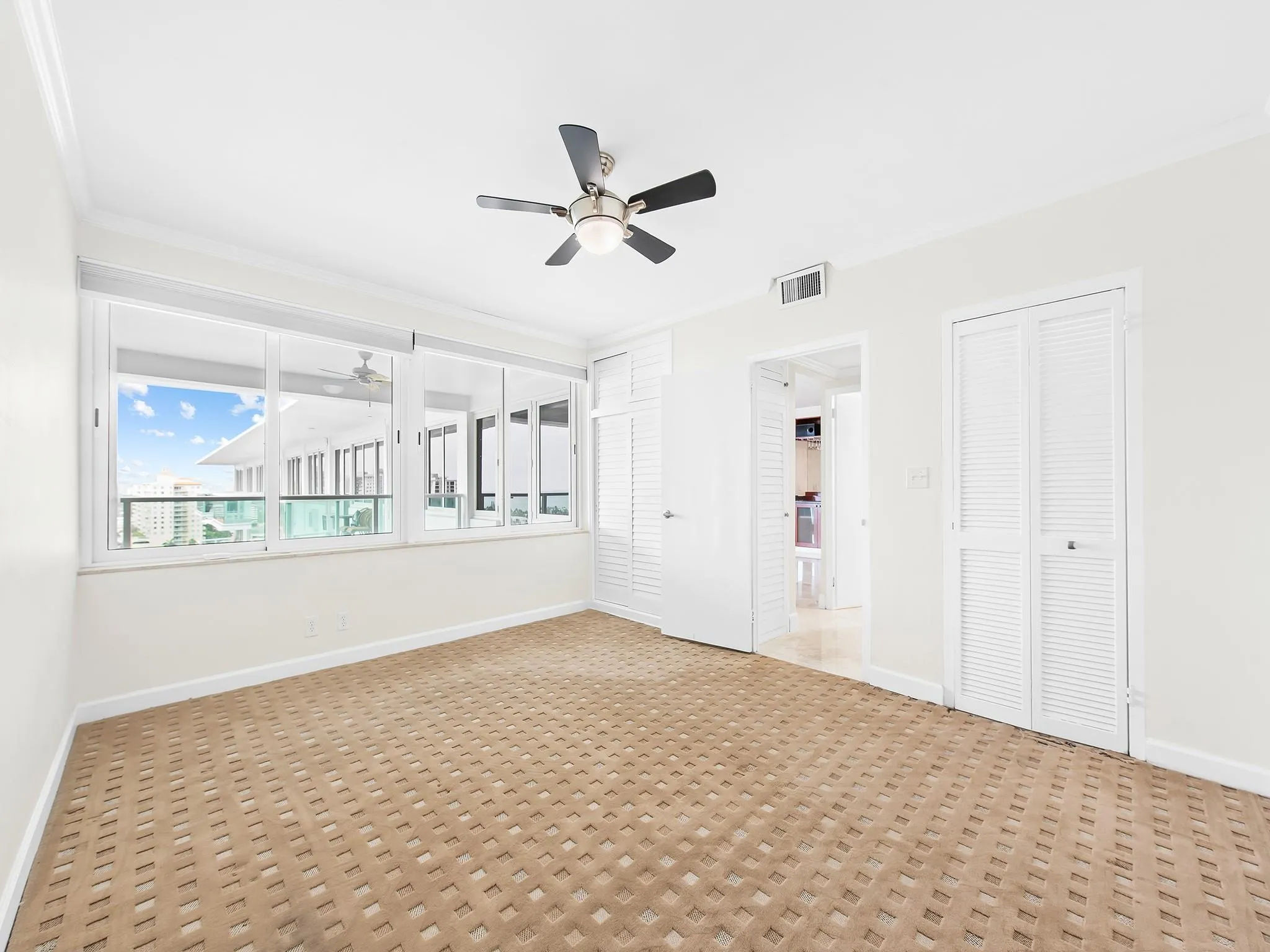 3233 NE 34th St, #1712