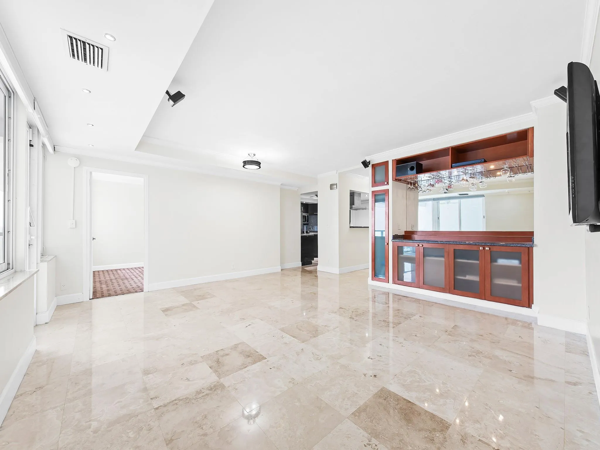 3233 NE 34th St, #1712