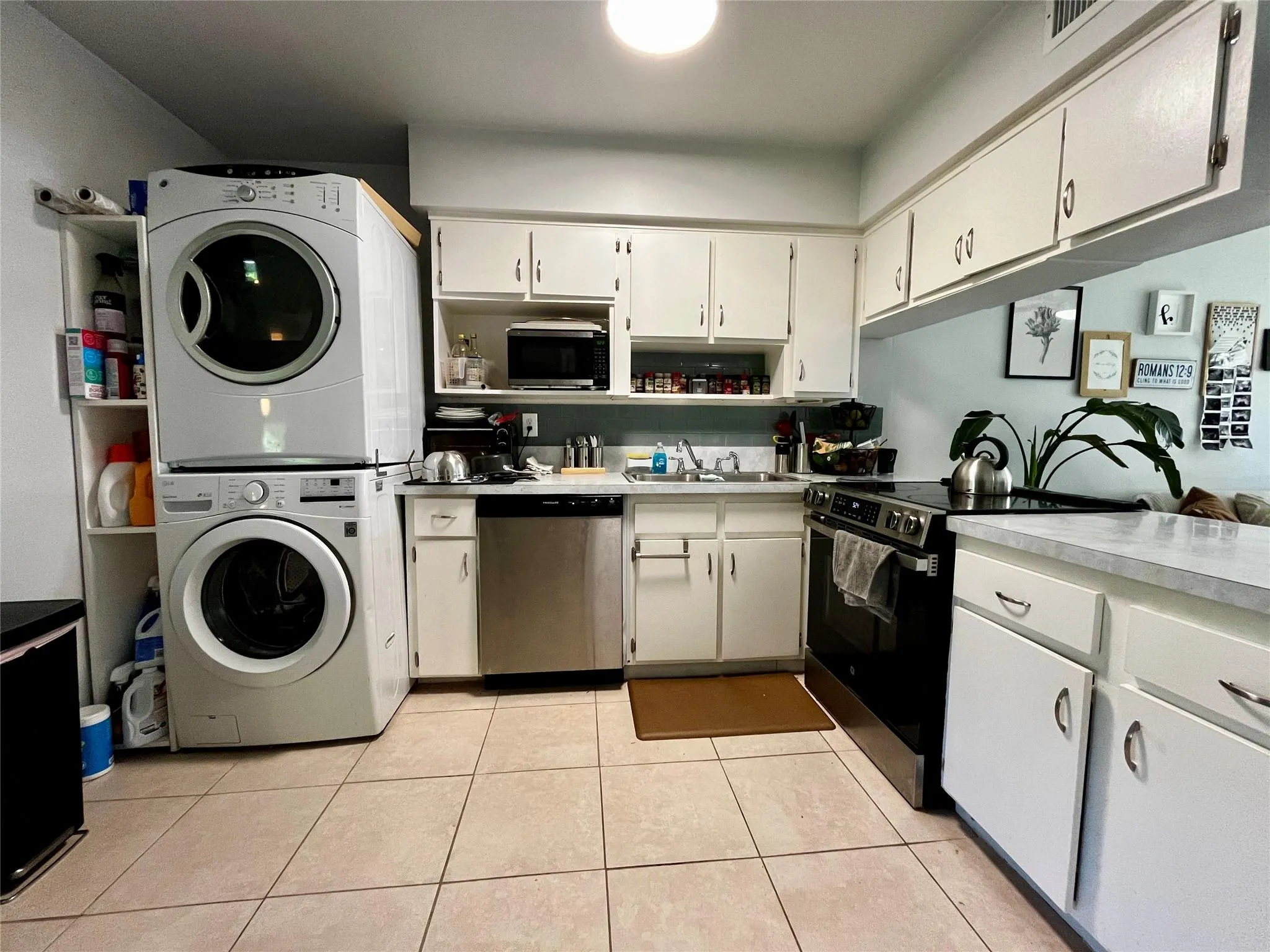 2678-2692 NW 65th Ave