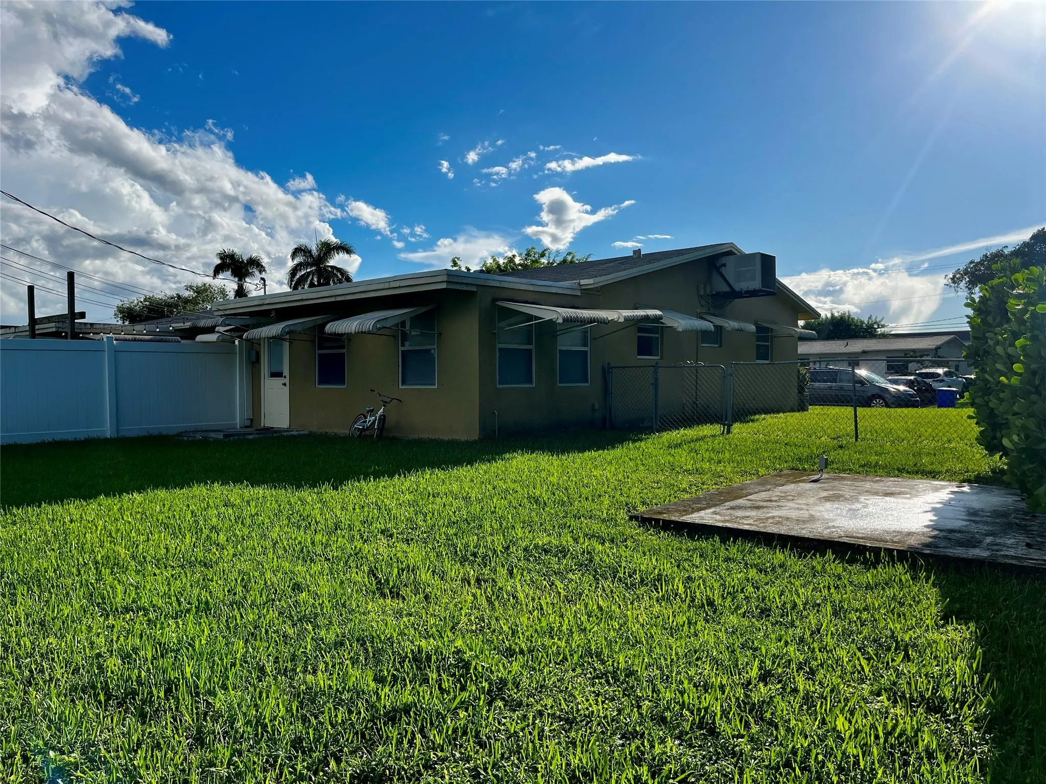 2678-2692 NW 65th Ave