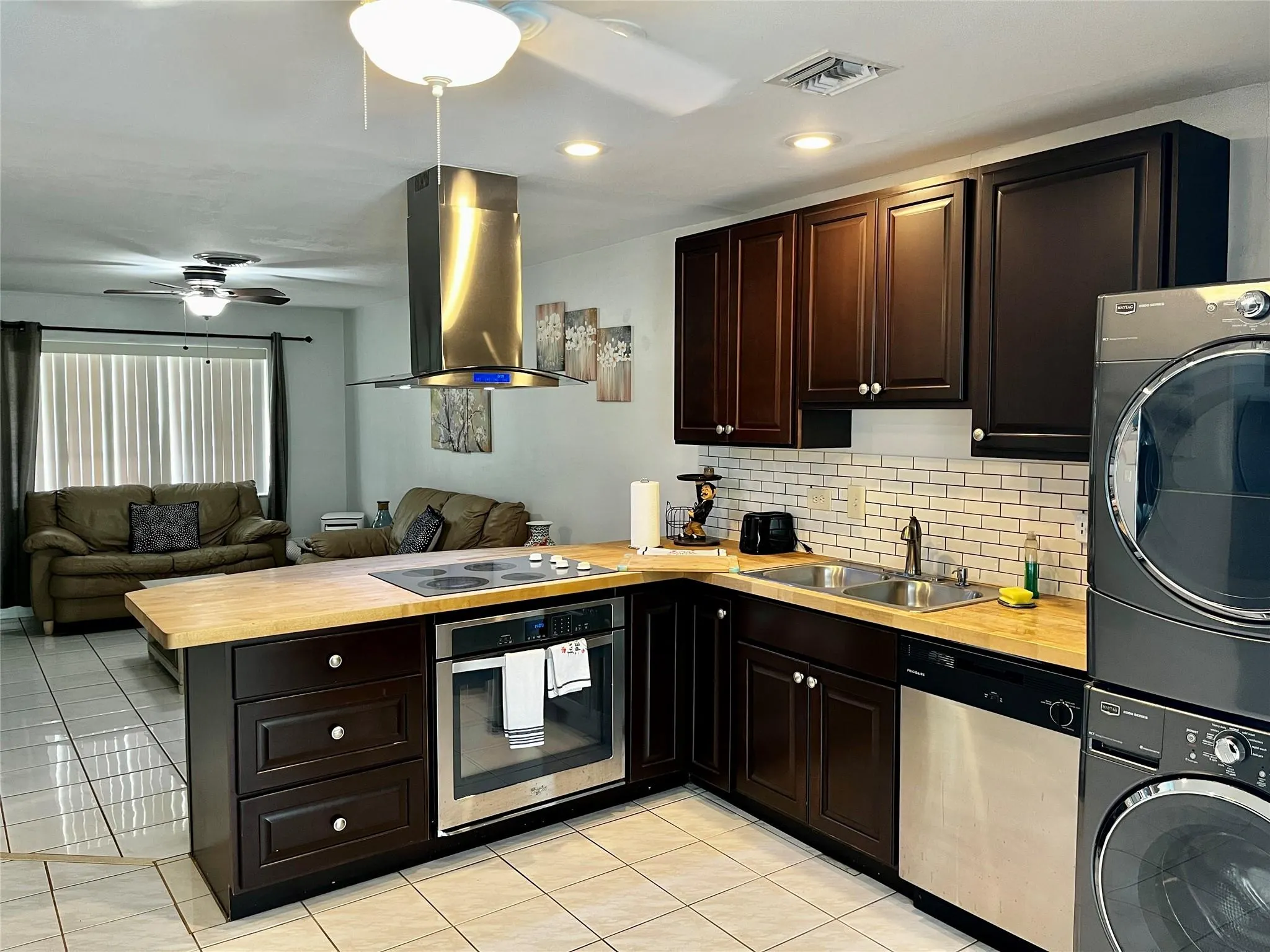 2678-2692 NW 65th Ave