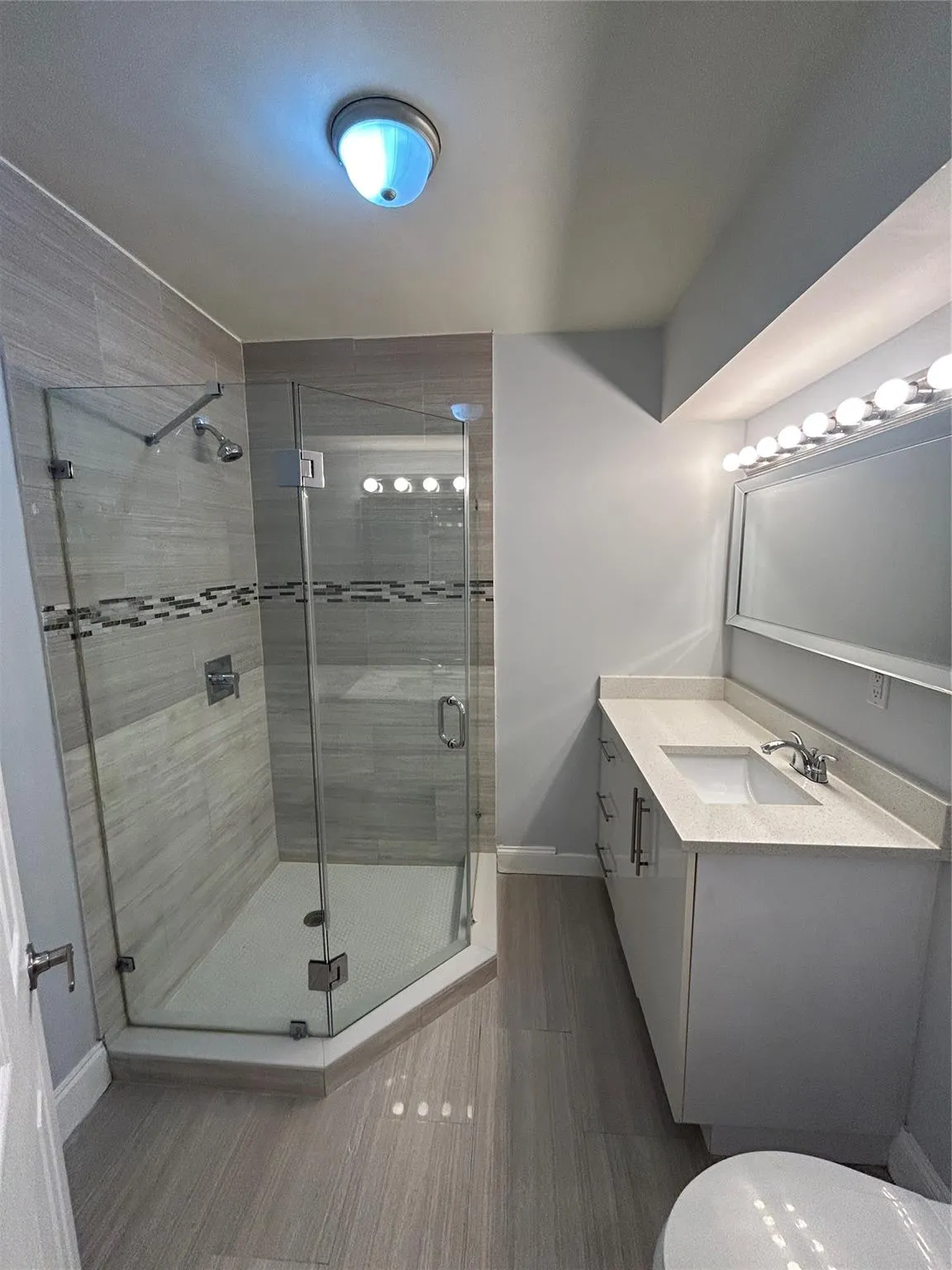 918 NE 15th Ave, #3