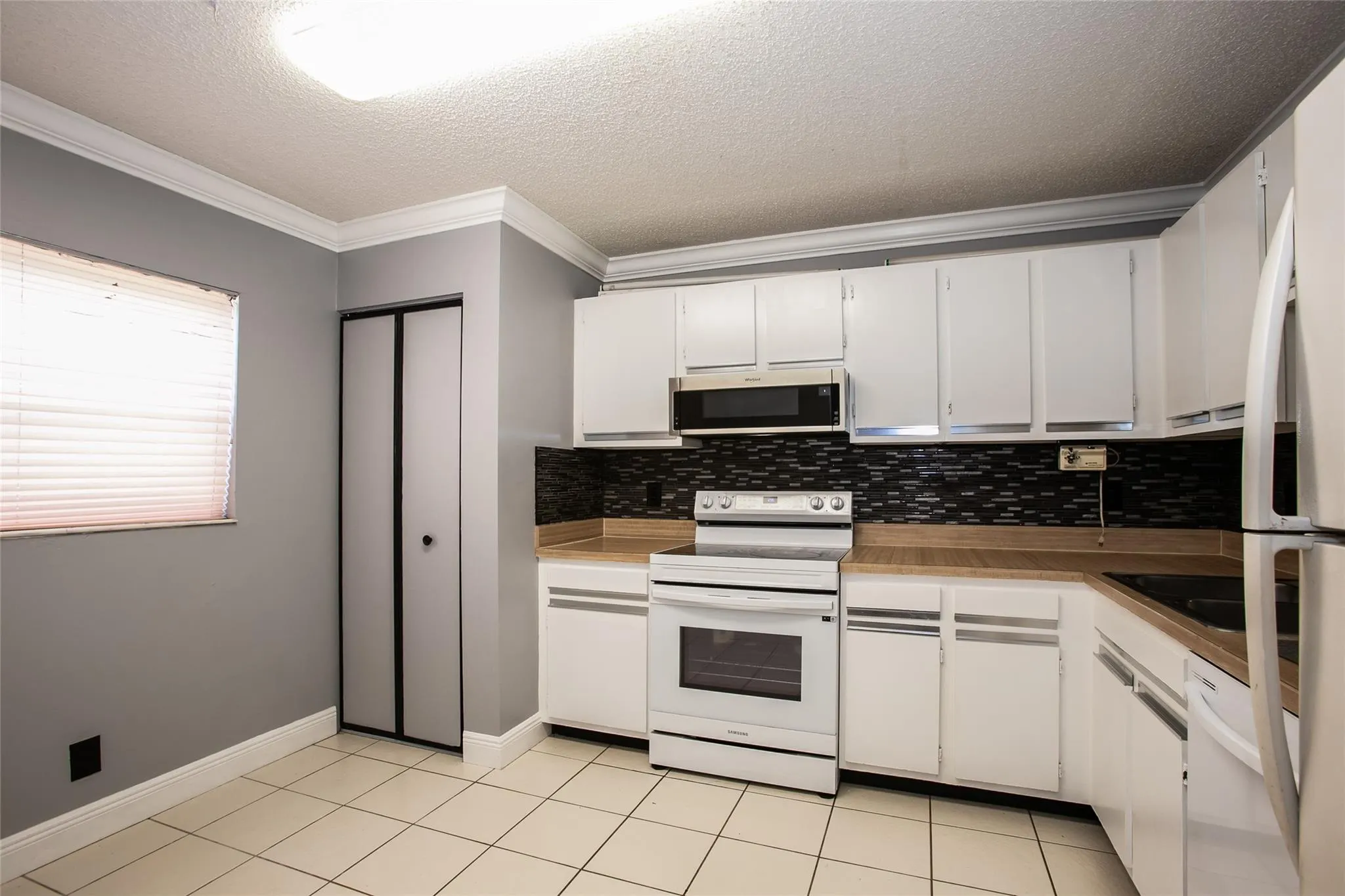 4154 NW 22nd St, #4154