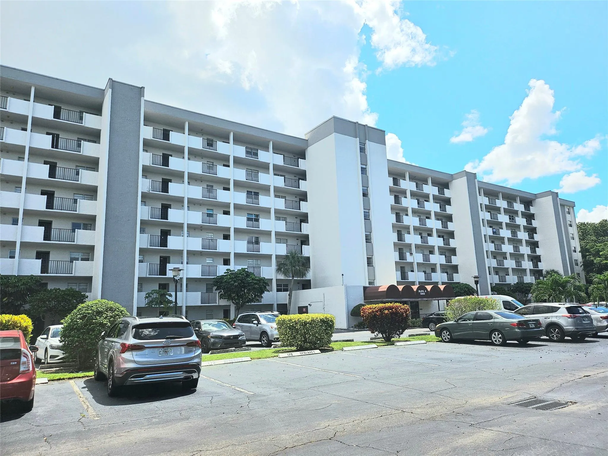 5860 NW 44th St, #412
