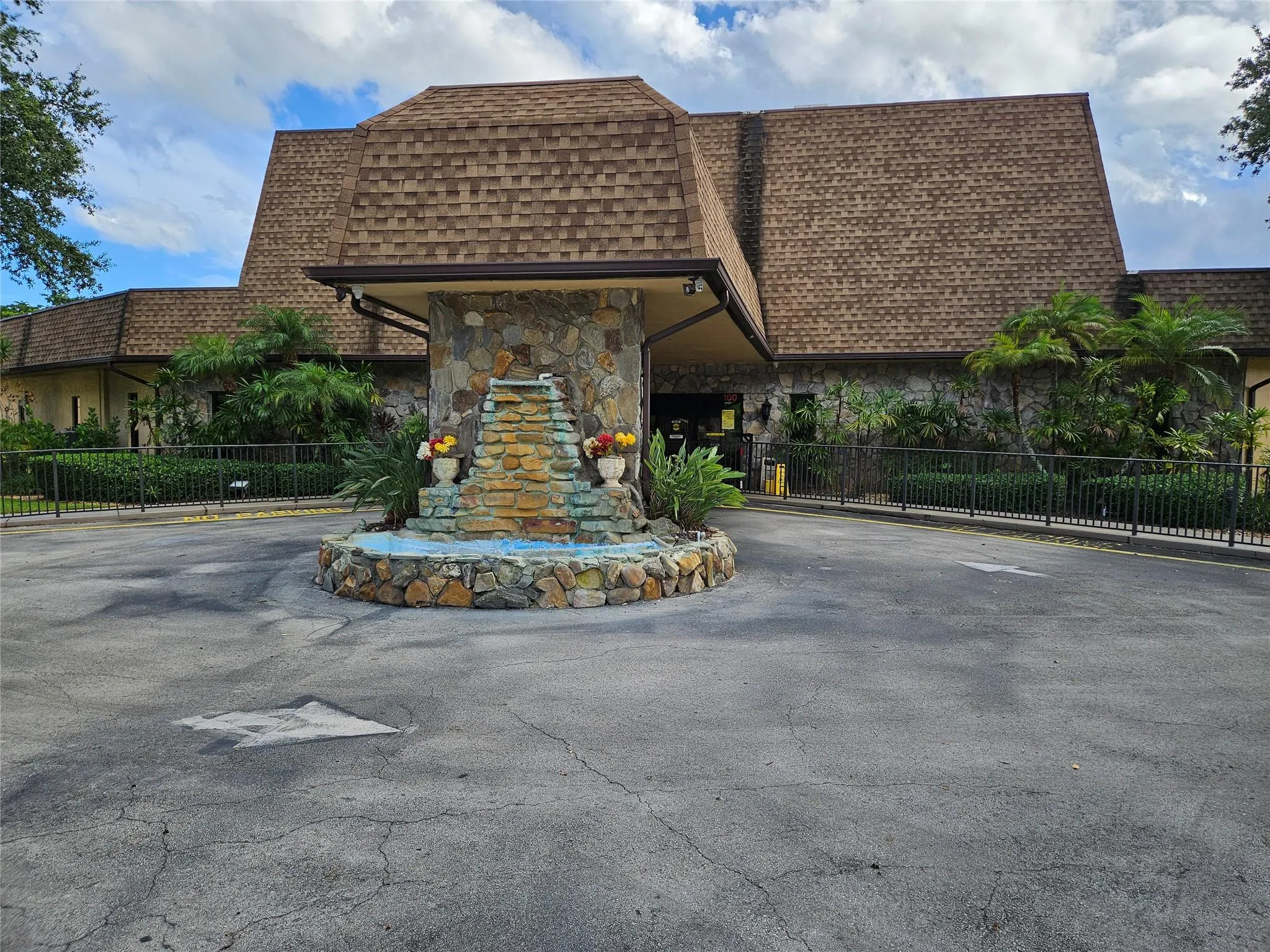 200 Ashbury Rd, #301