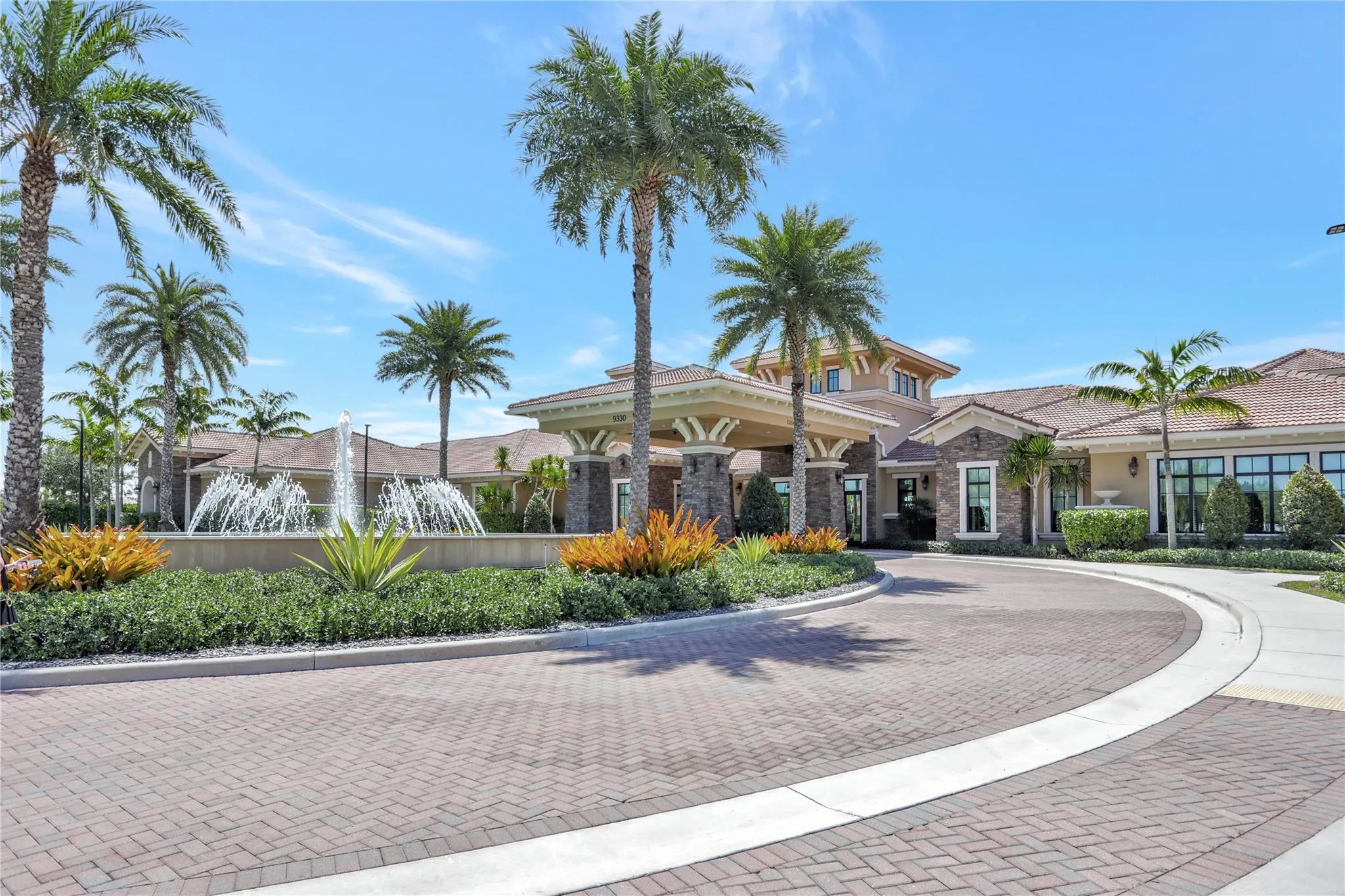 11927 Leon Circle North