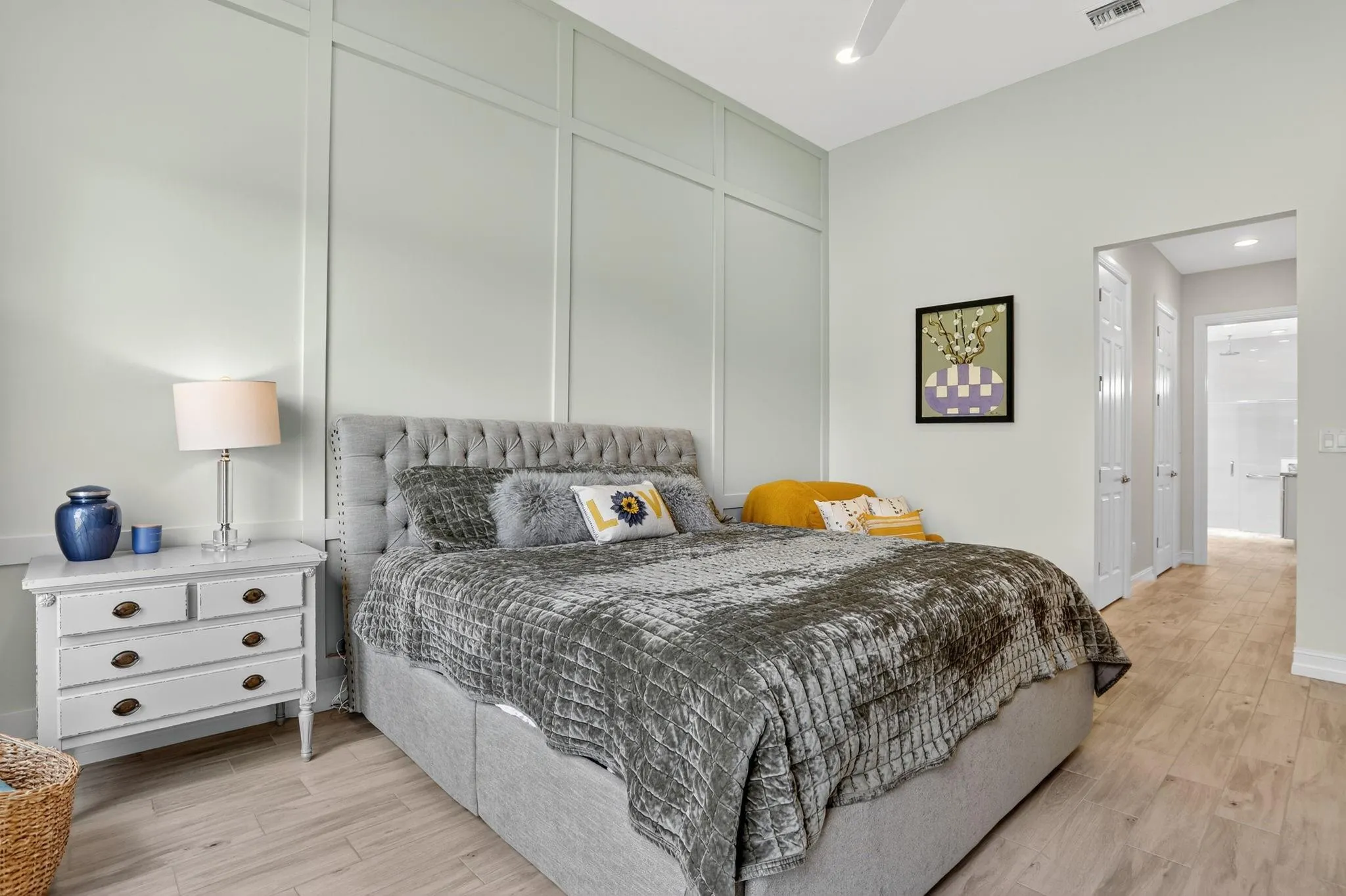 11927 Leon Circle North