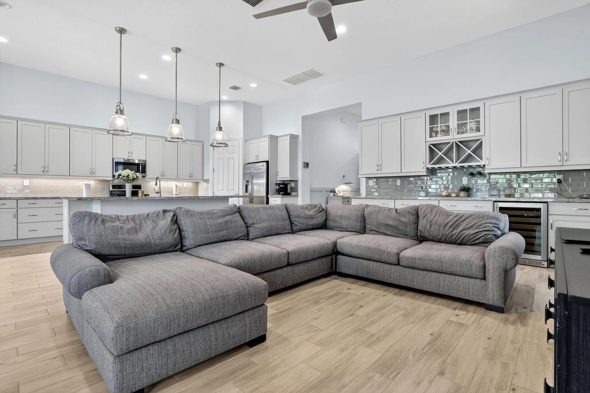 11927 Leon Circle North