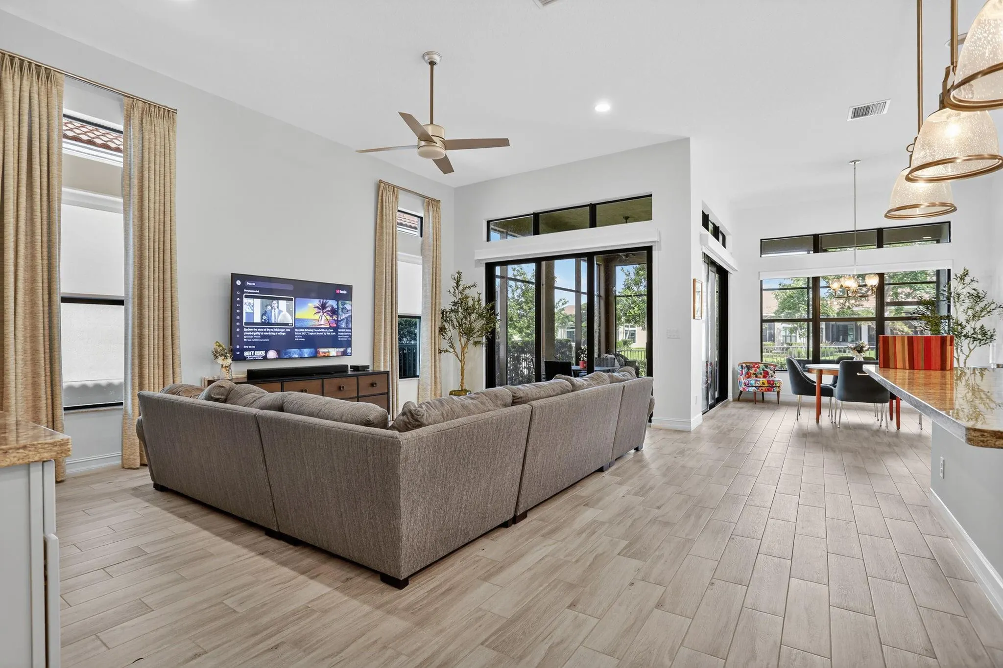 11927 Leon Circle North