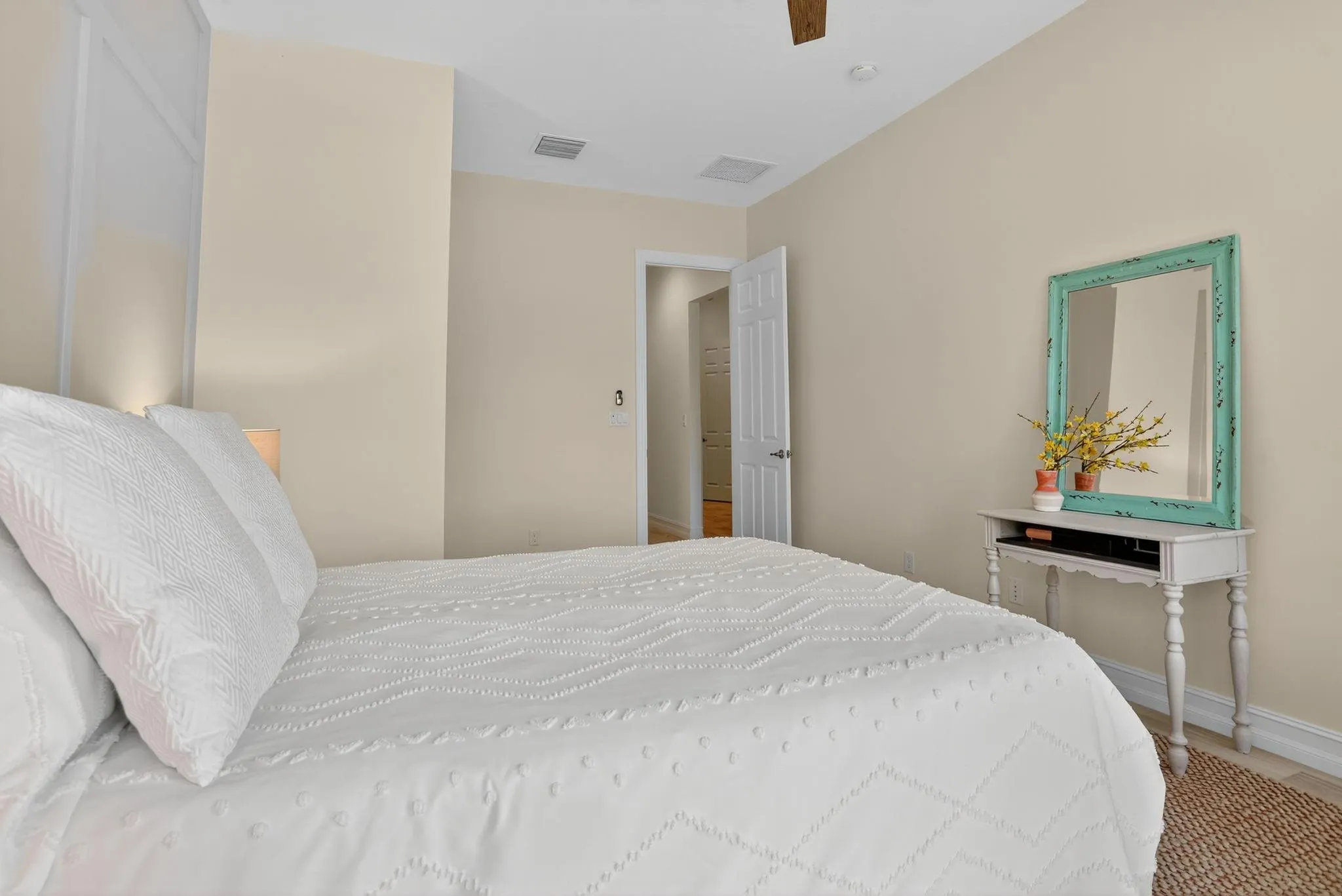 11927 Leon Circle North