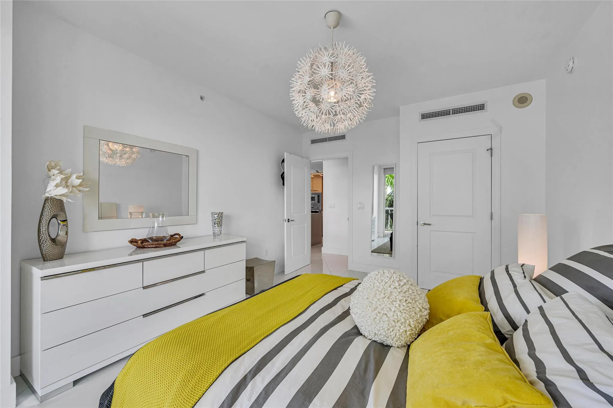 1 N Ocean, #513