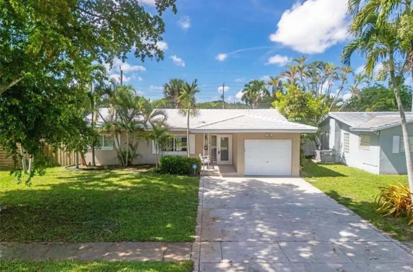 2025 NW 38th St