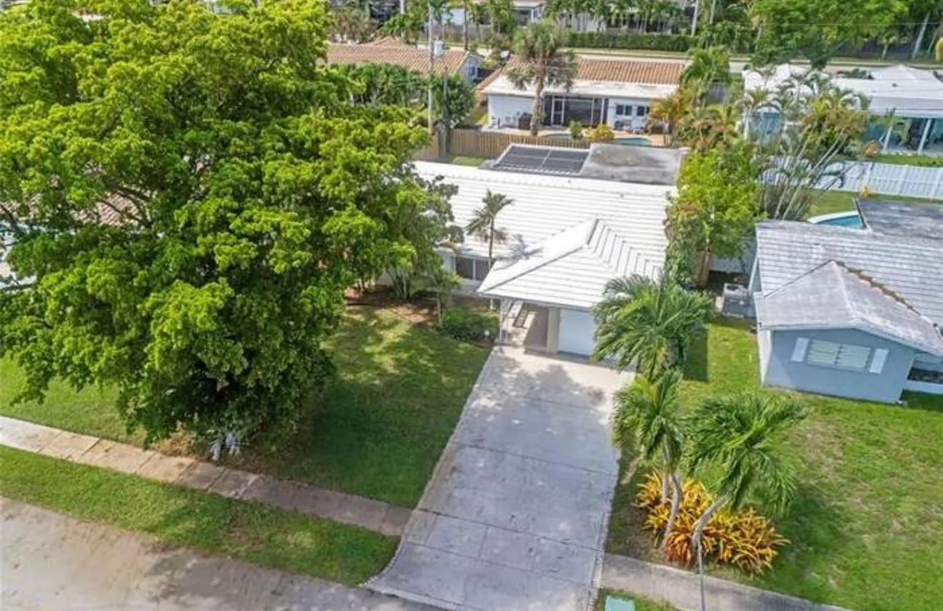 2025 NW 38th St
