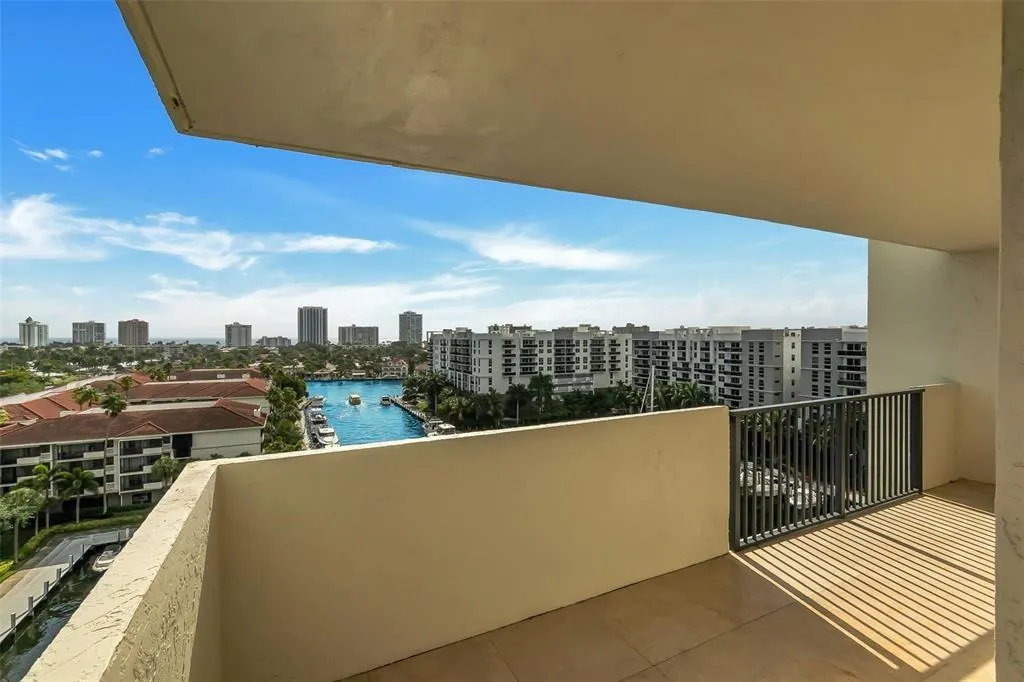 3200 N Port Royale DR N, #1012