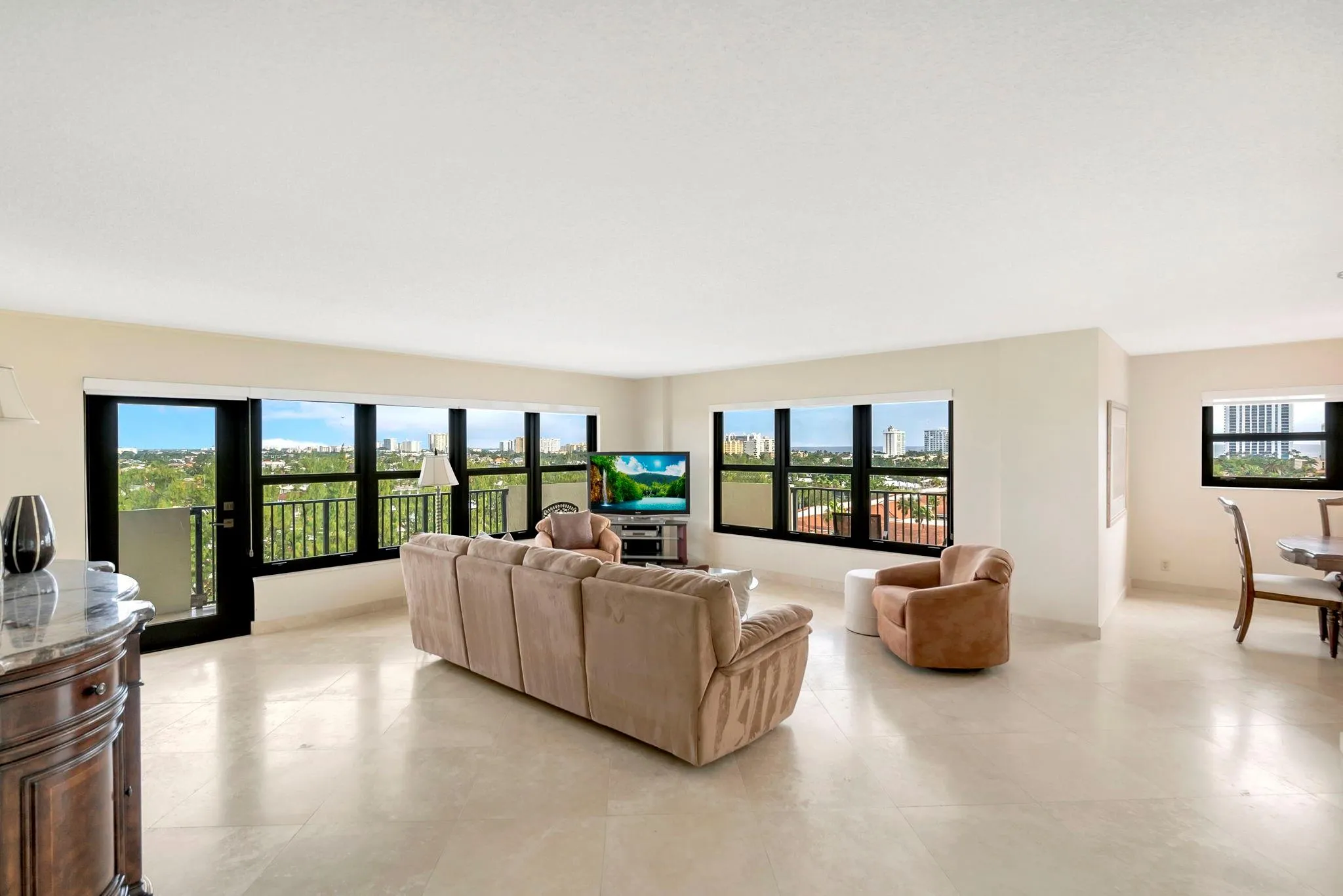 3200 N Port Royale DR N, #1012