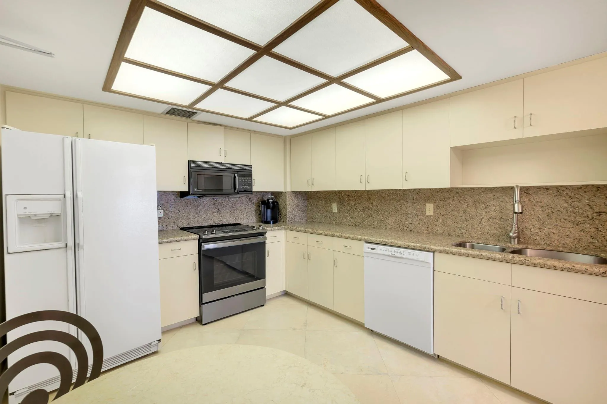 3200 N Port Royale DR N, #1012