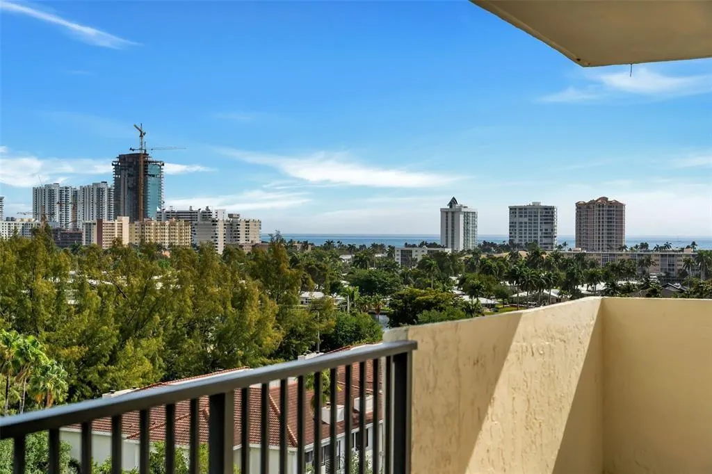 3200 N Port Royale DR N, #1012