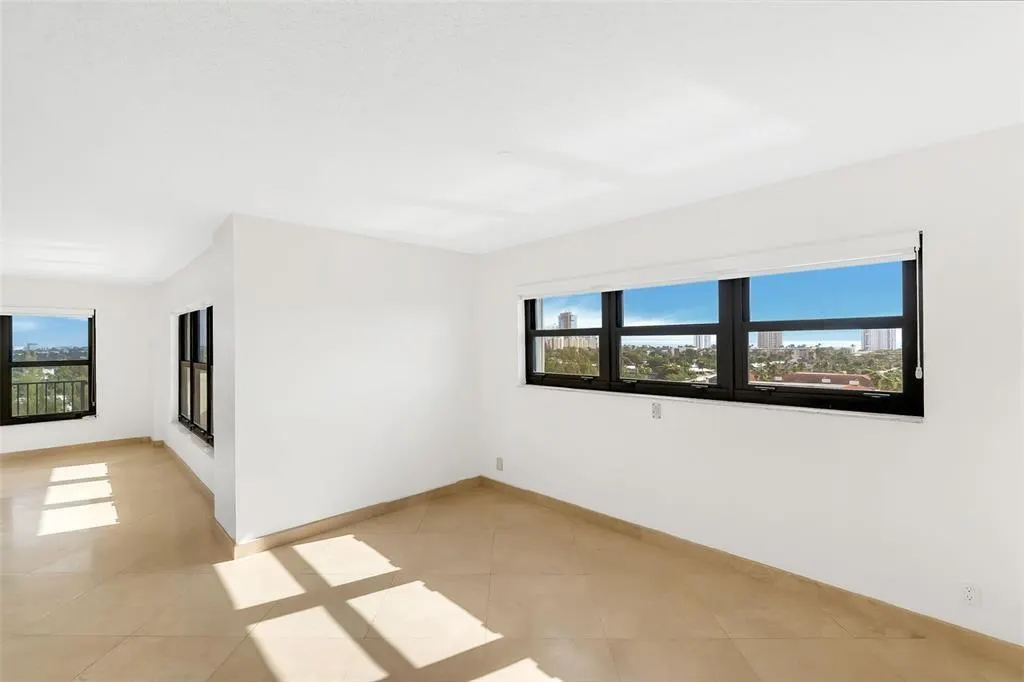 3200 N Port Royale DR N, #1012