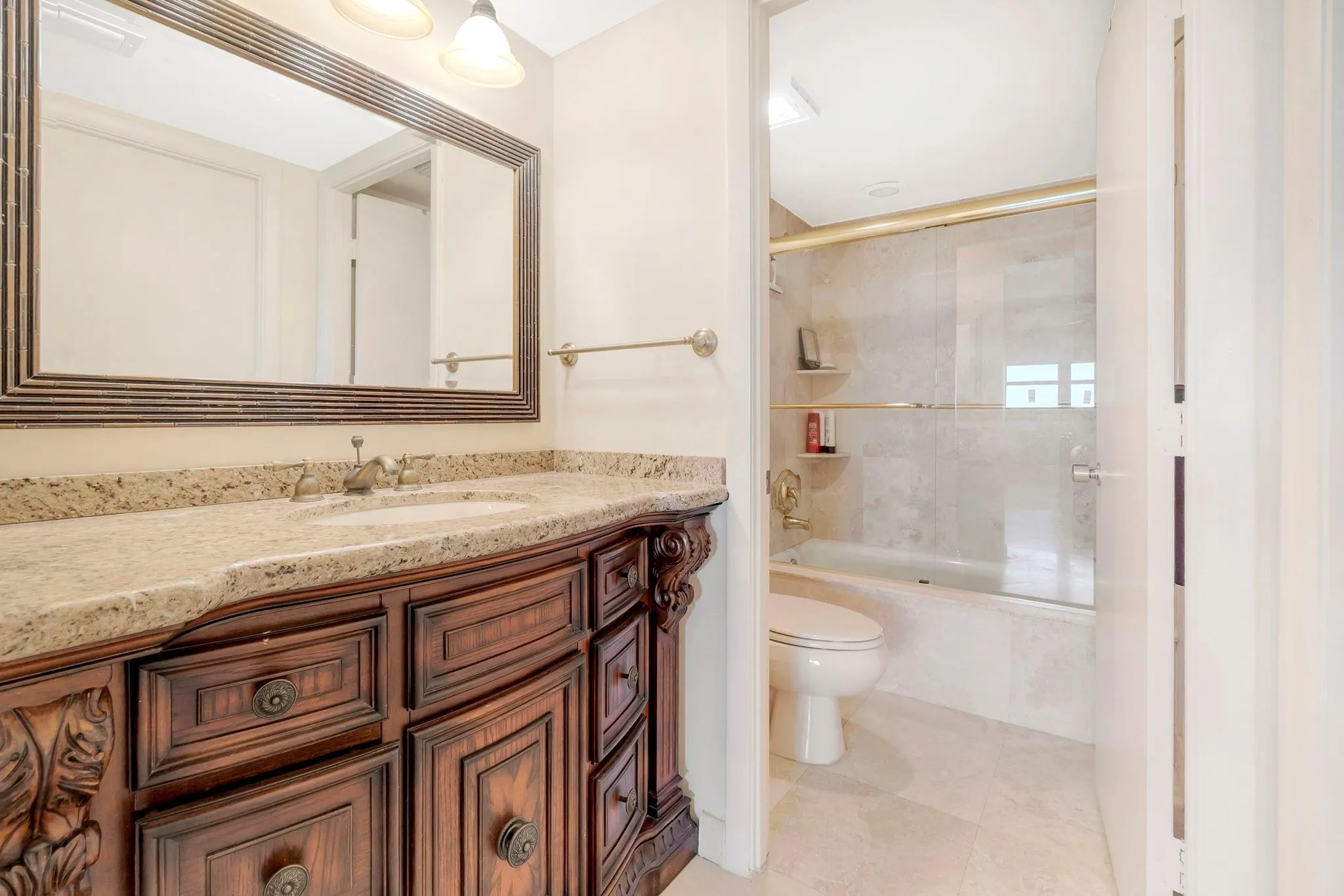 3200 N Port Royale DR N, #1012