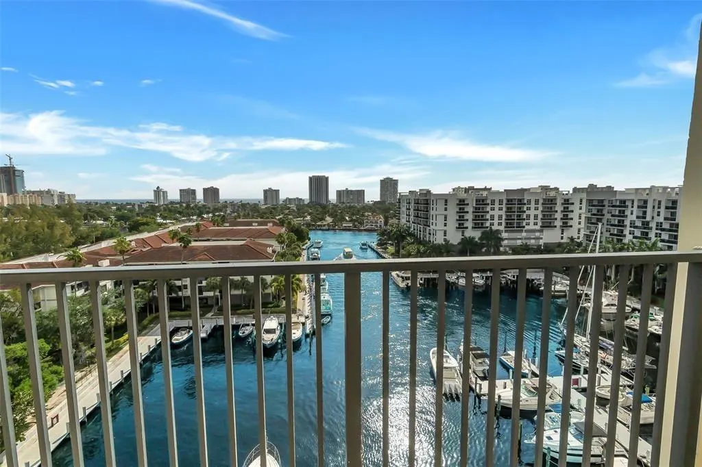 3200 N Port Royale DR N, #1012
