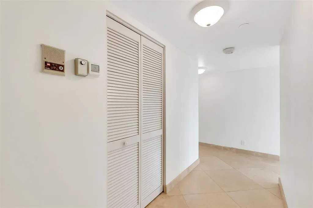 3200 N Port Royale DR N, #1012