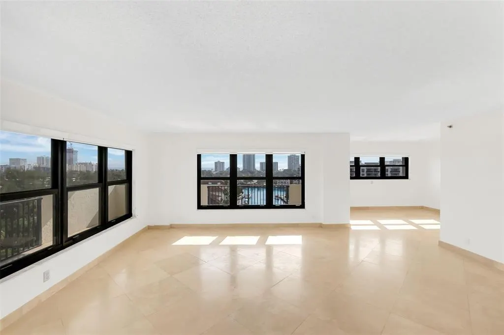 3200 N Port Royale DR N, #1012