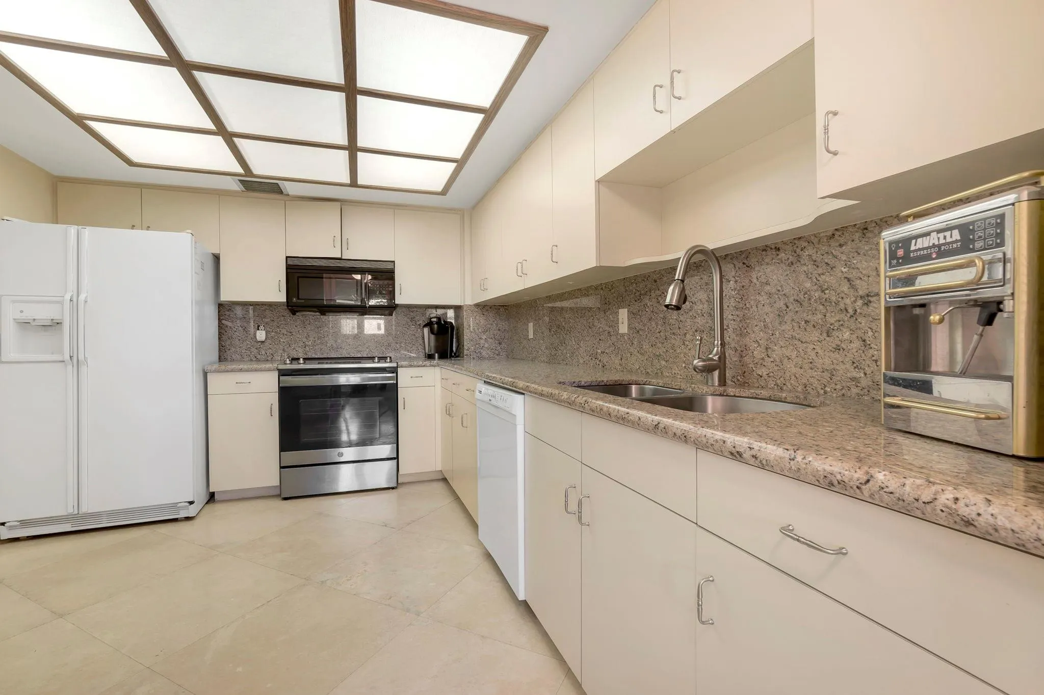 3200 N Port Royale DR N, #1012
